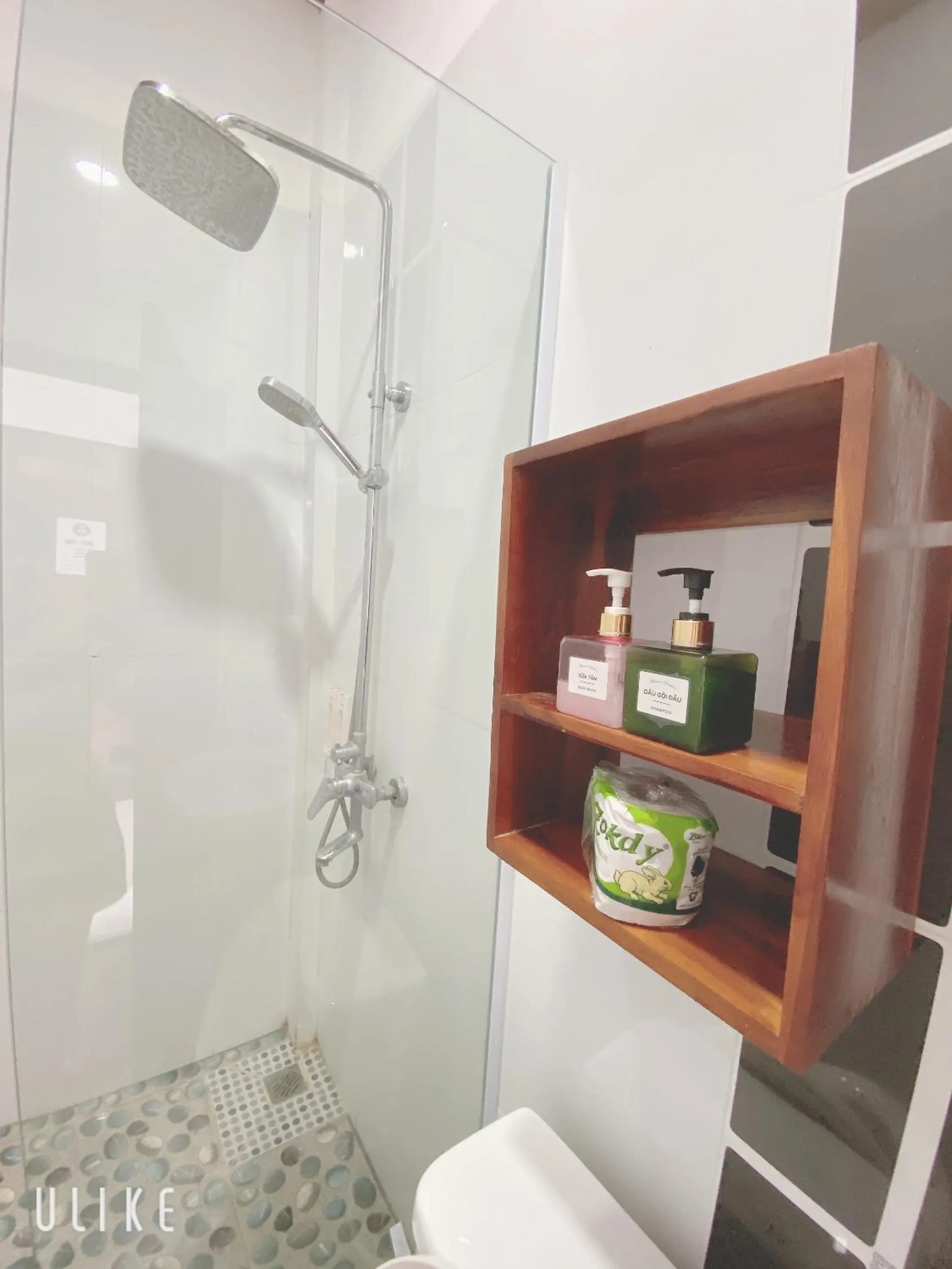 Shower in Elephant Boutique Hotel