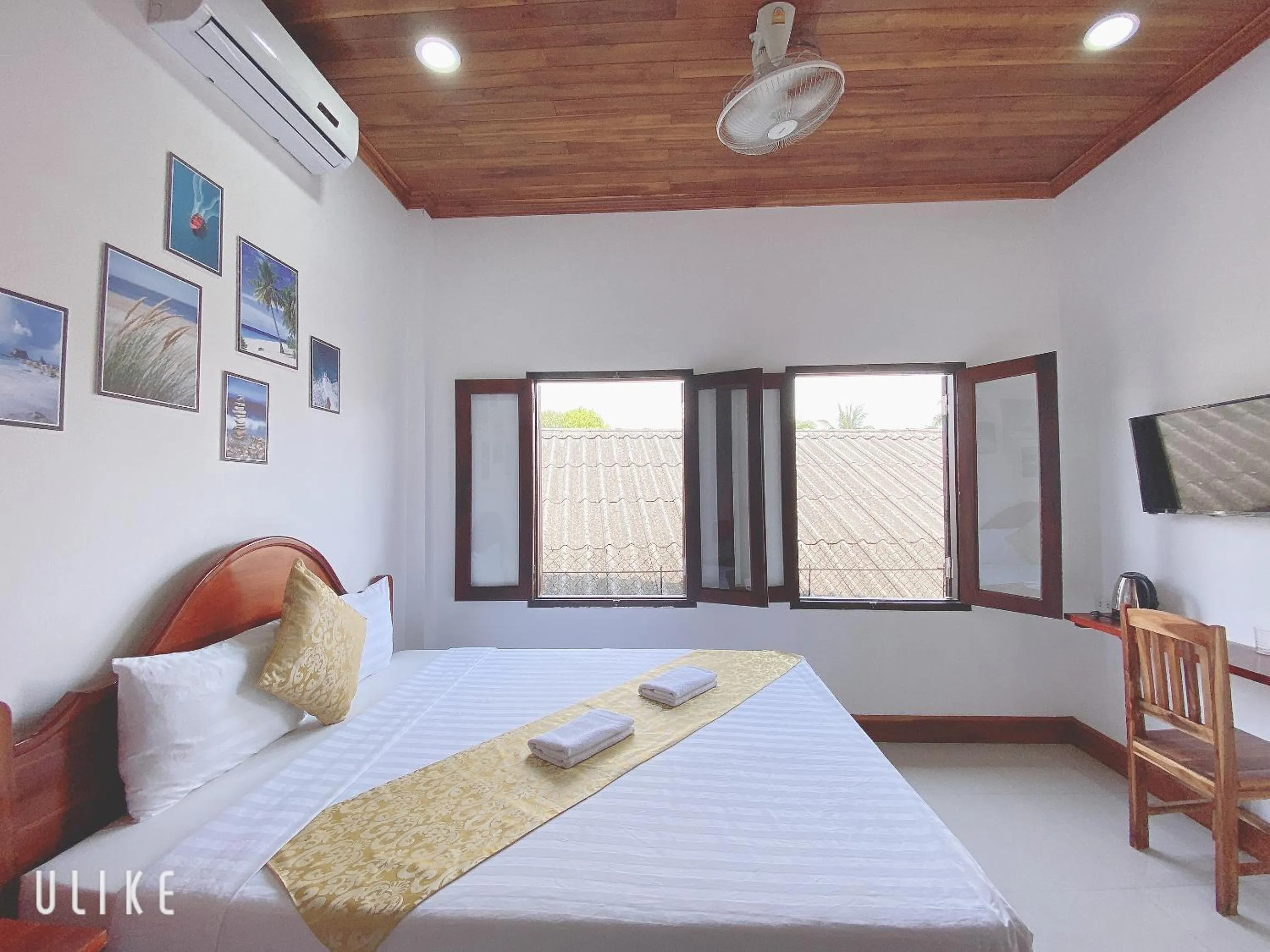 Photo of the whole room, Bed in Elephant Boutique Hotel