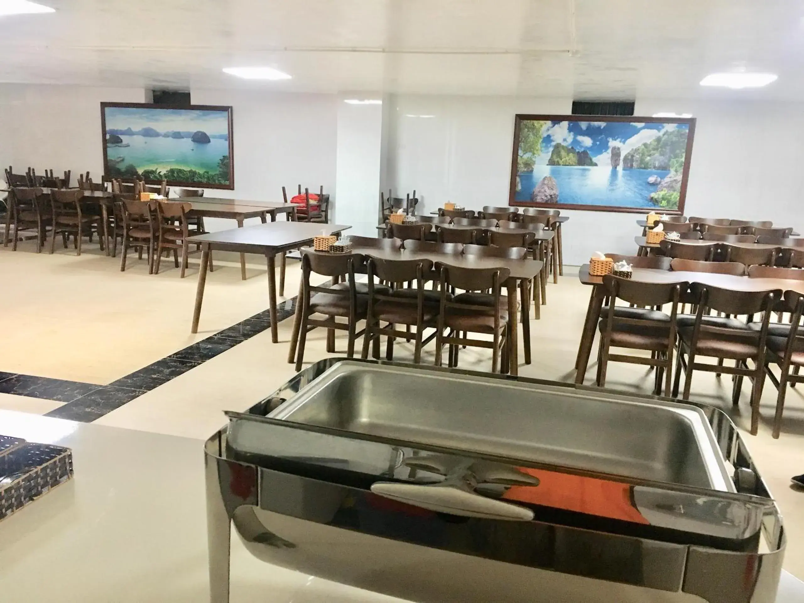 Restaurant/places to eat in Phoenix Hotel Ha Long Restaurant/places to eat in Phoenix Hotel Ha Long