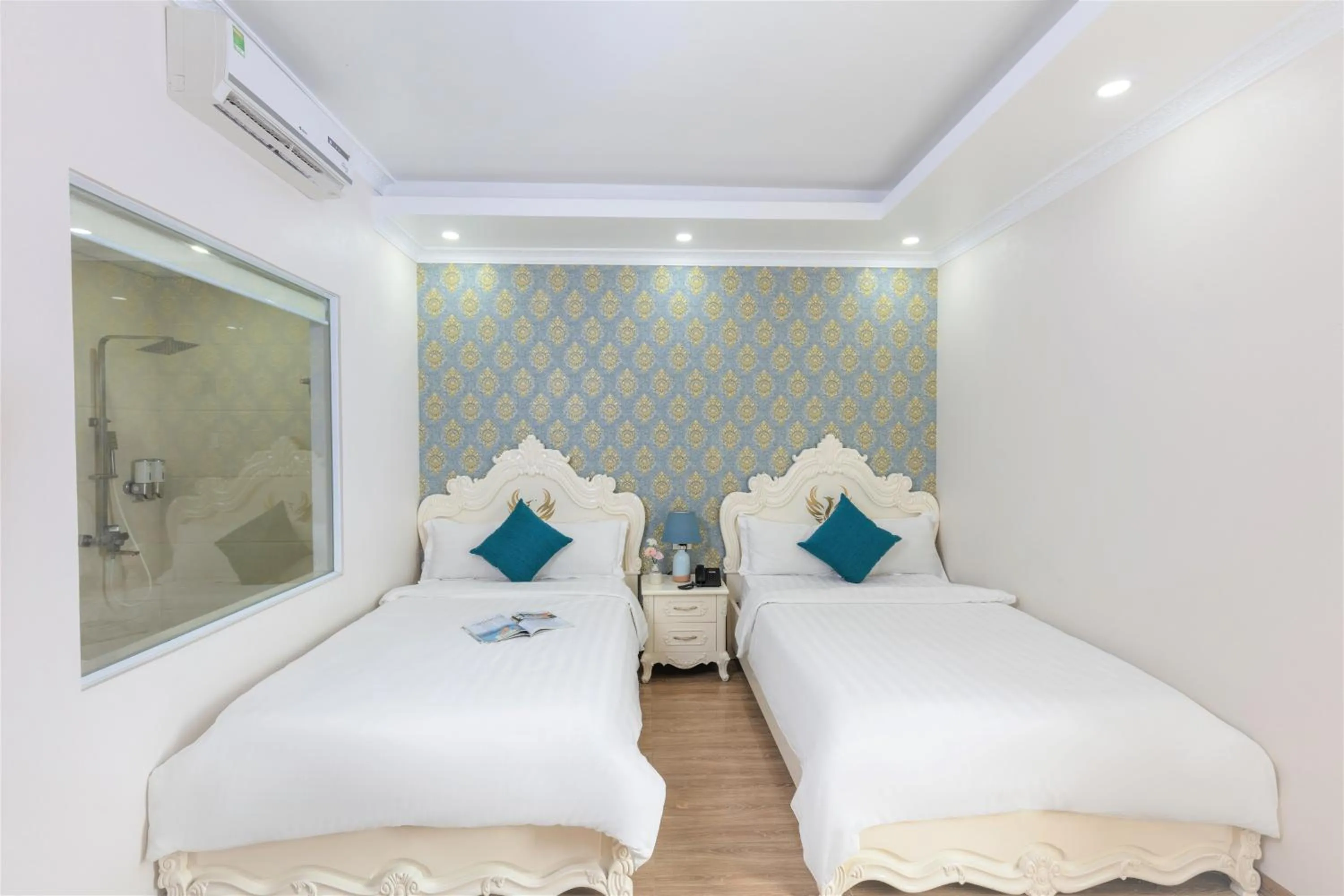 Bed in Phoenix Hotel Ha Long