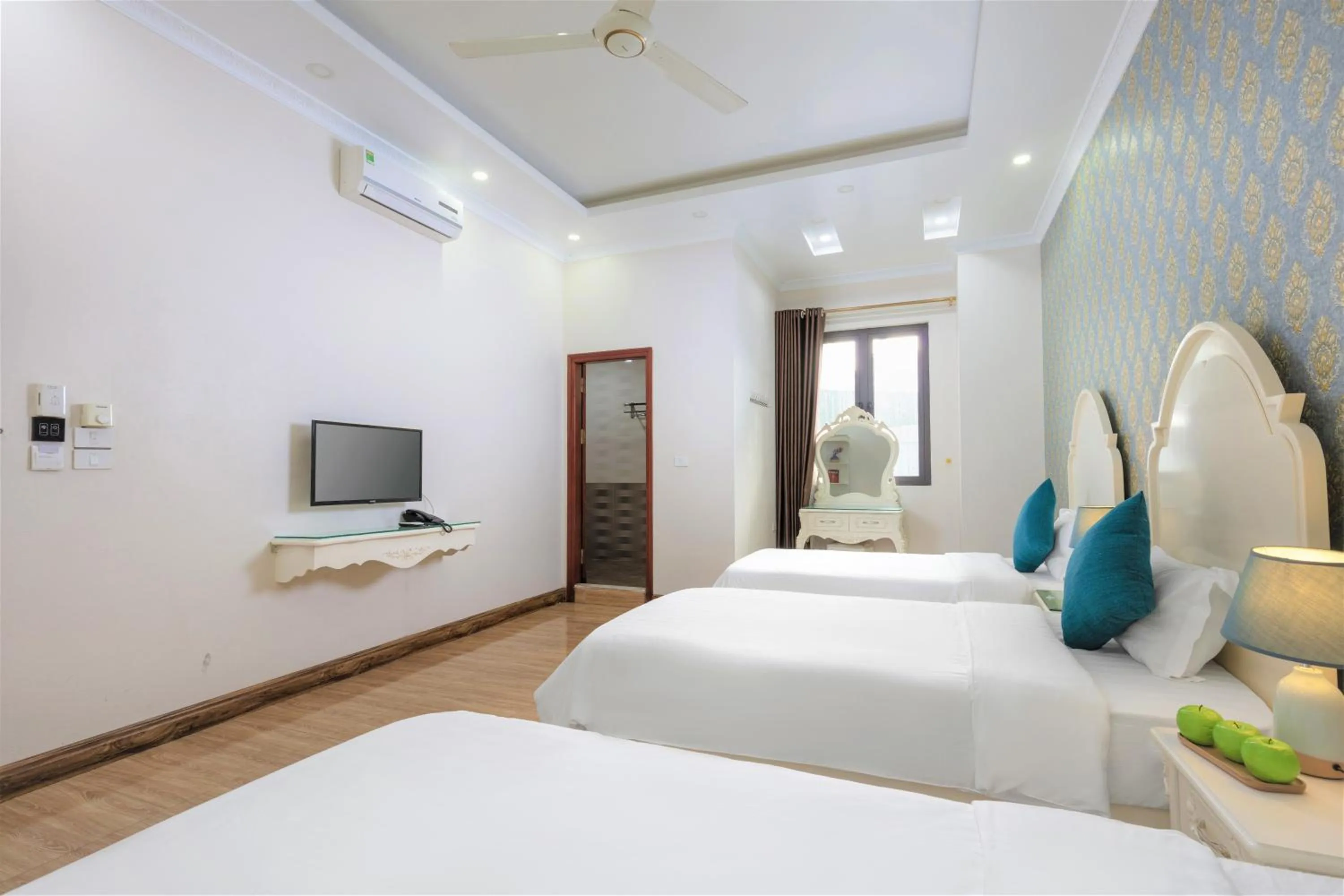 Bed in Phoenix Hotel Ha Long