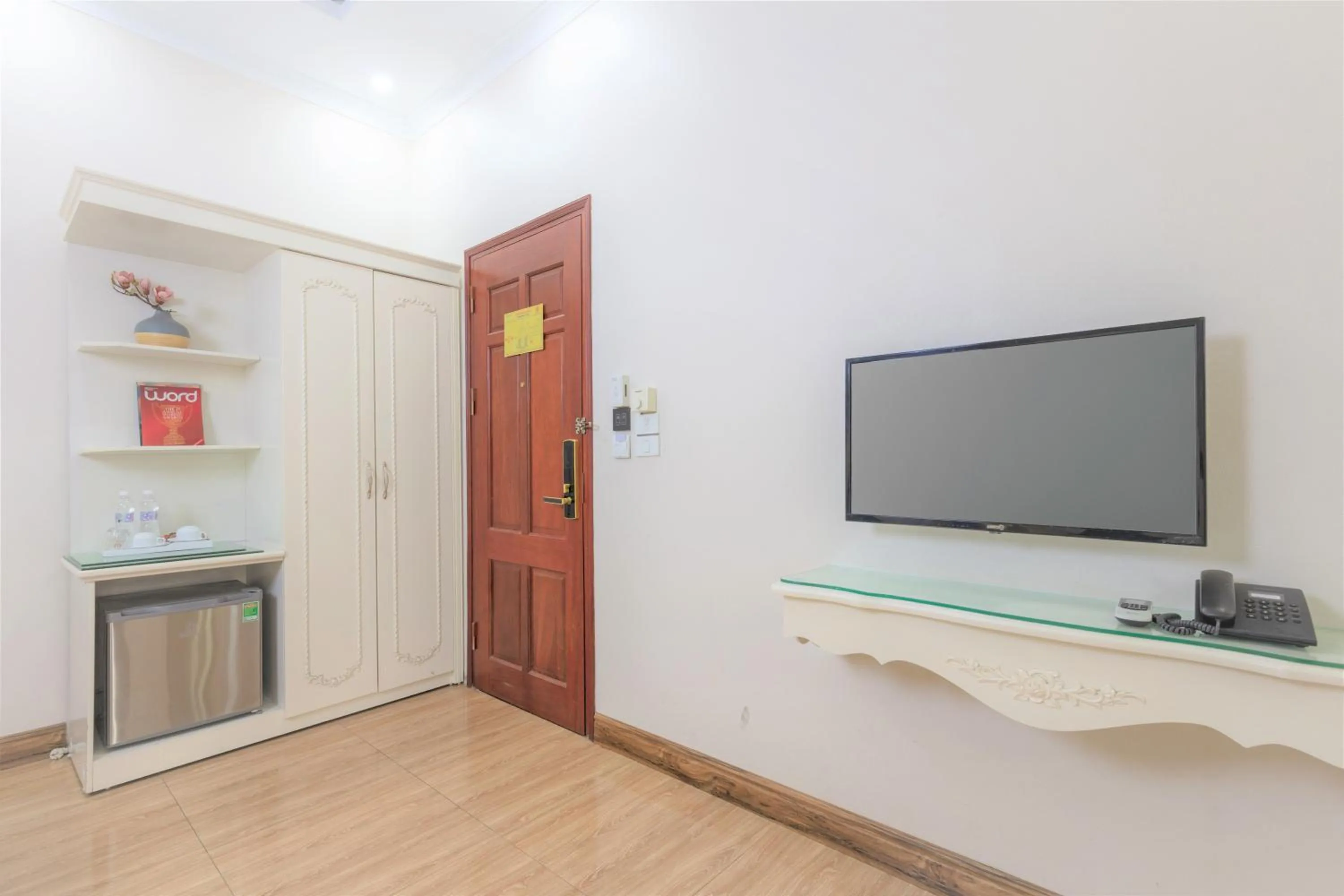 TV and multimedia in Phoenix Hotel Ha Long