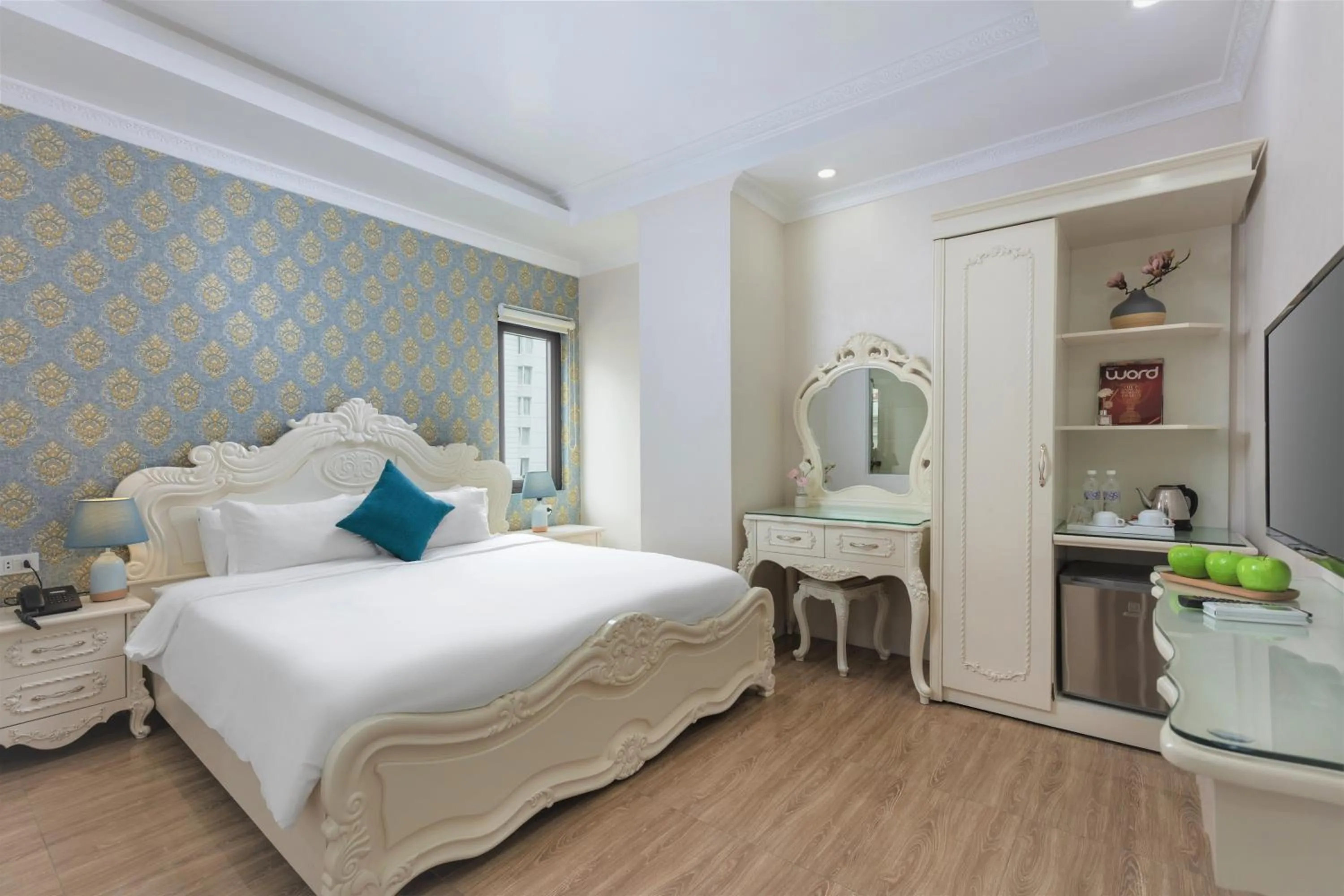 Bed in Phoenix Hotel Ha Long