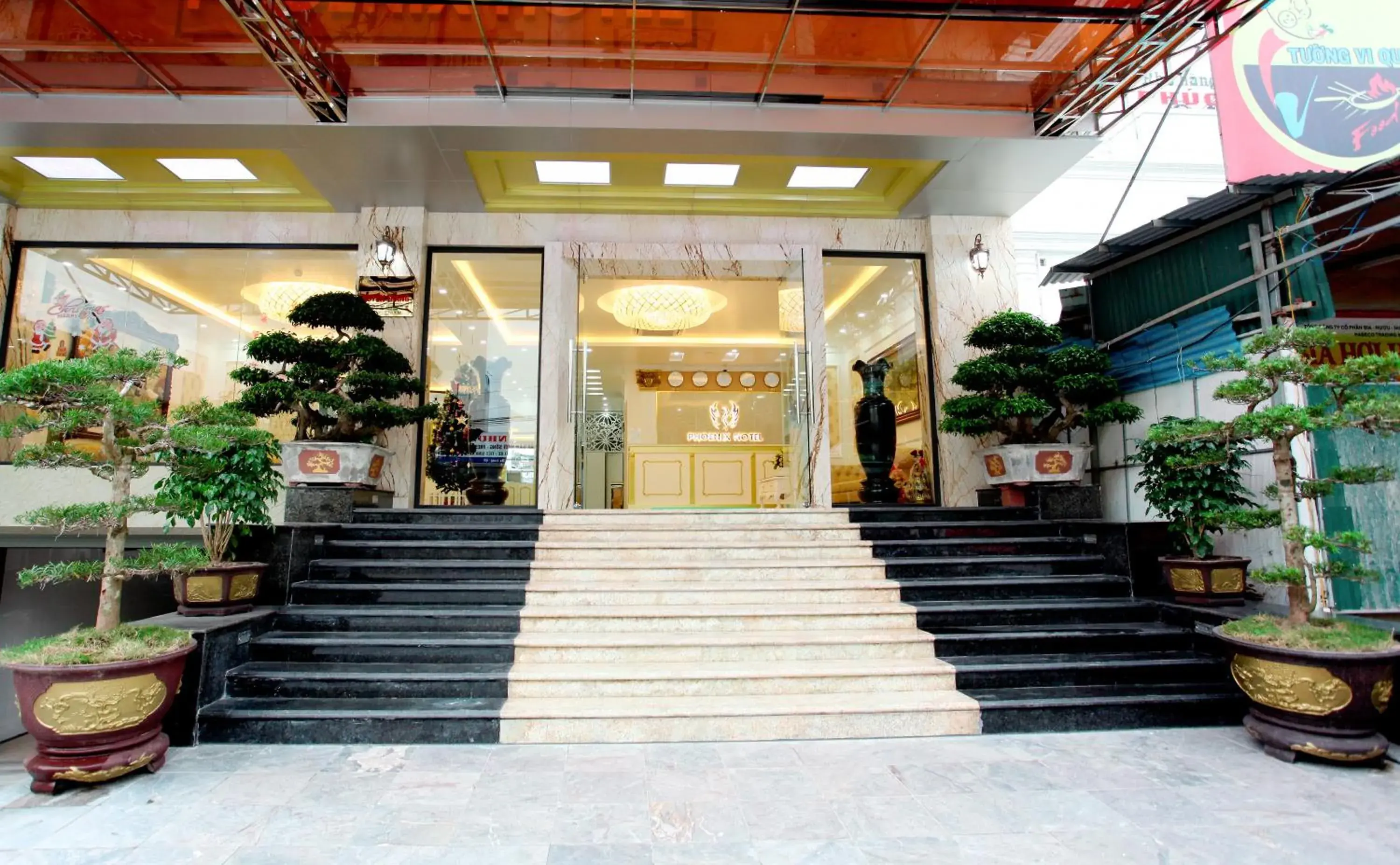 Property building in Phoenix Hotel Ha Long Property building in Phoenix Hotel Ha Long