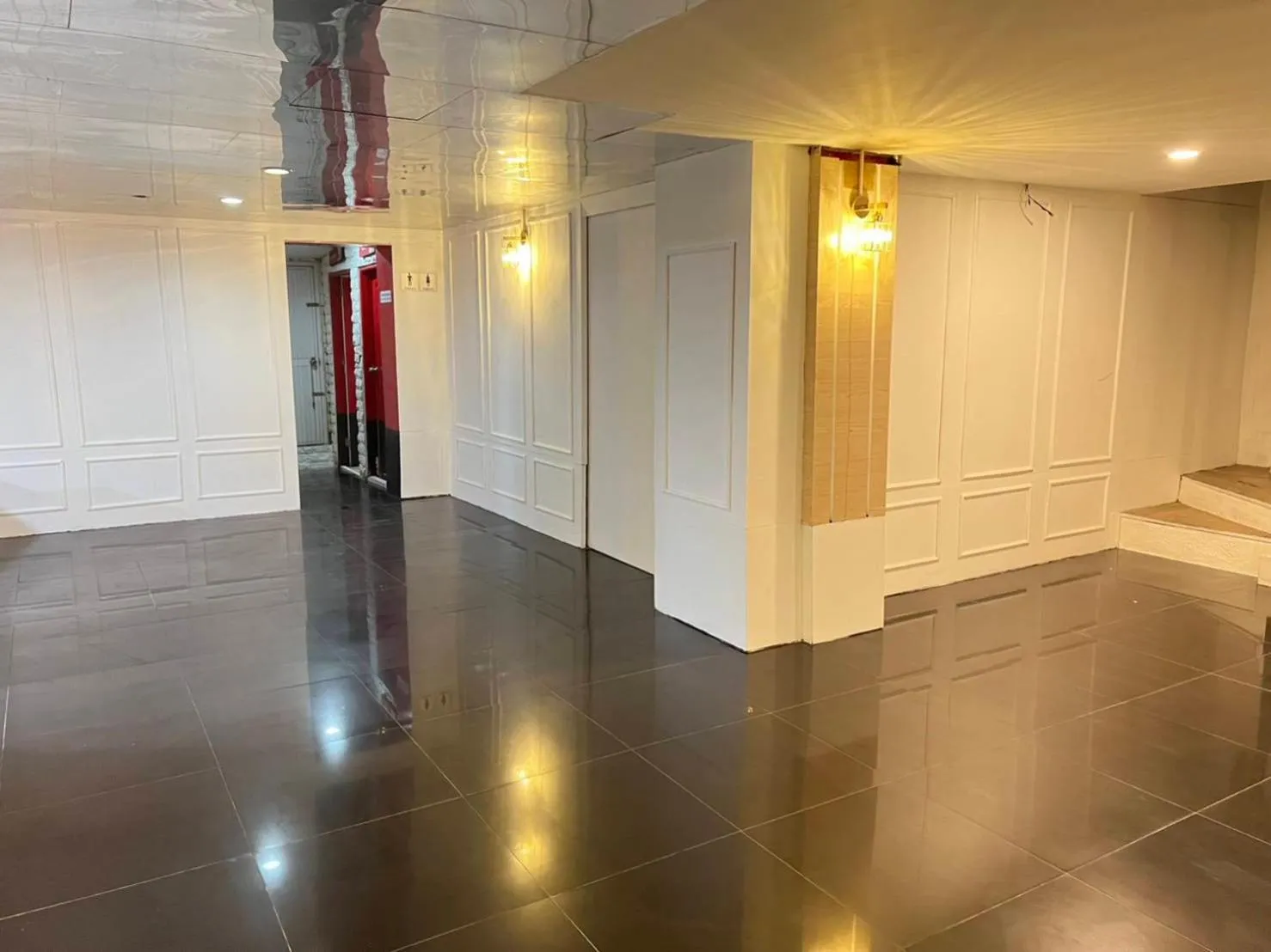 Lobby or reception in The Chilli by Golden Ray