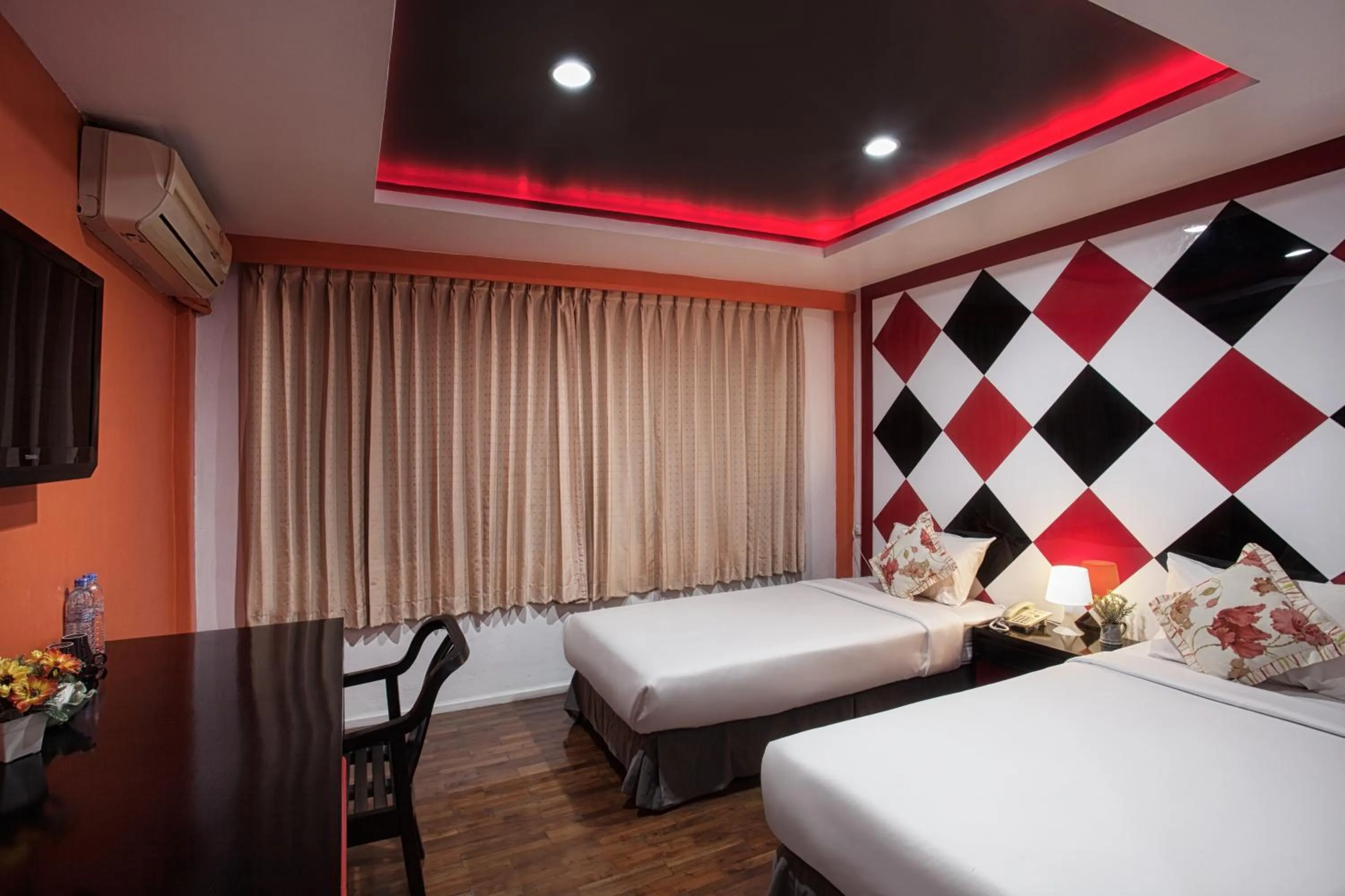 Property building, Bed in The Chilli by Golden Ray