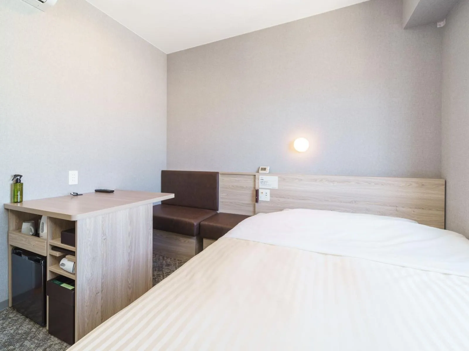 Bed in Super Hotel Shonan Fujisawaeki Minamiguchi