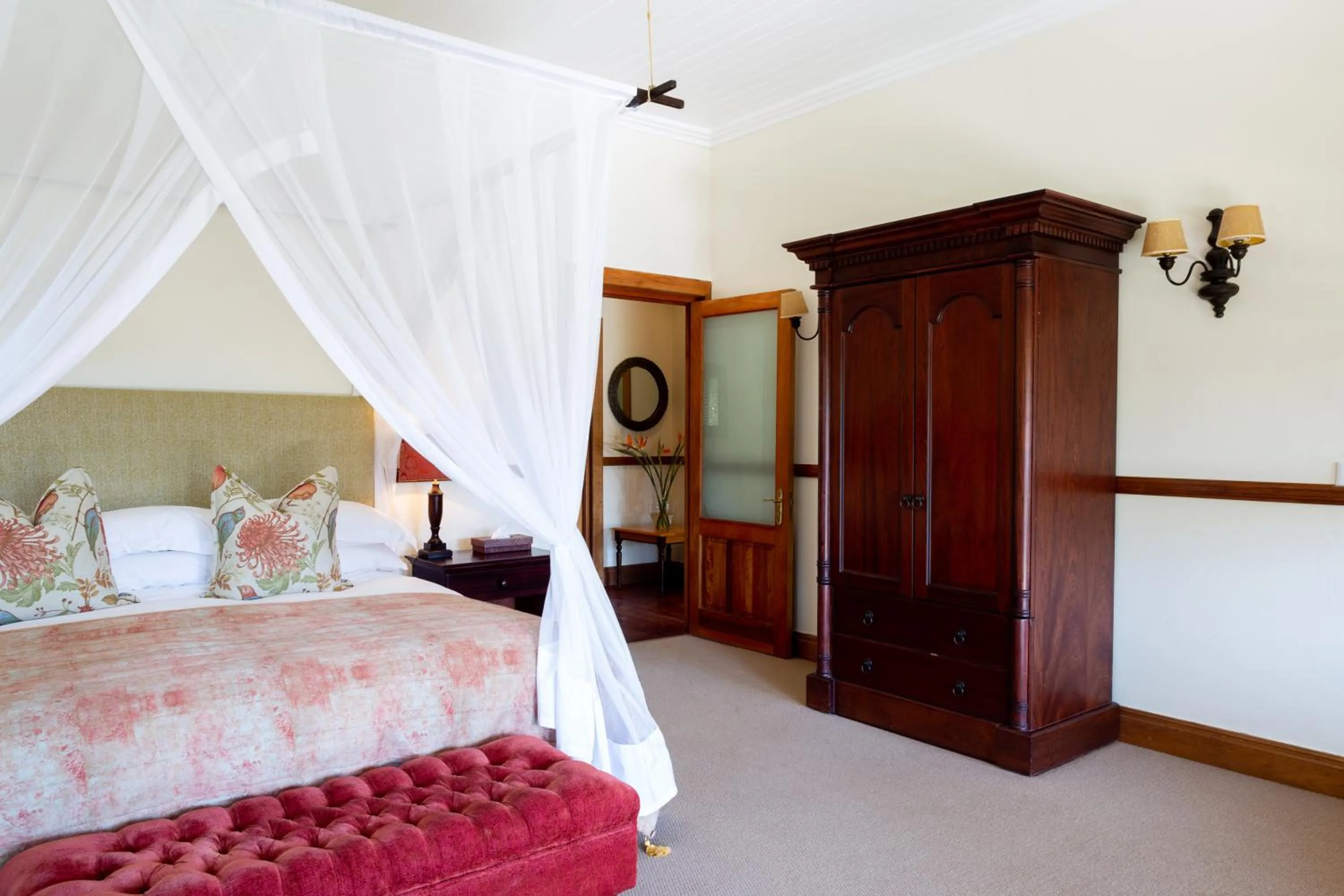 Photo of the whole room, Bed in Dune Ridge Country House