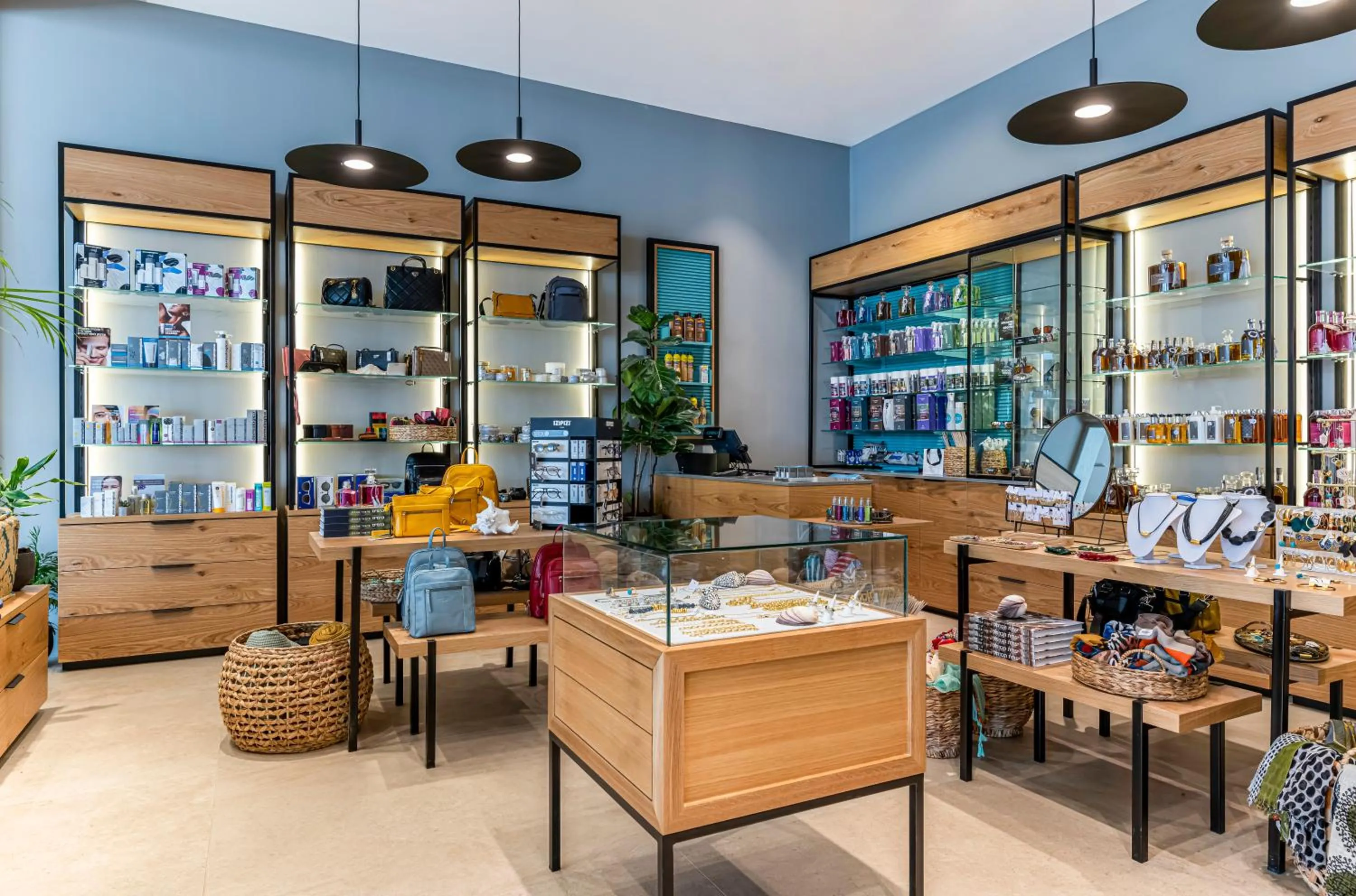 Shopping Area in Gomeh by Isrotel Design