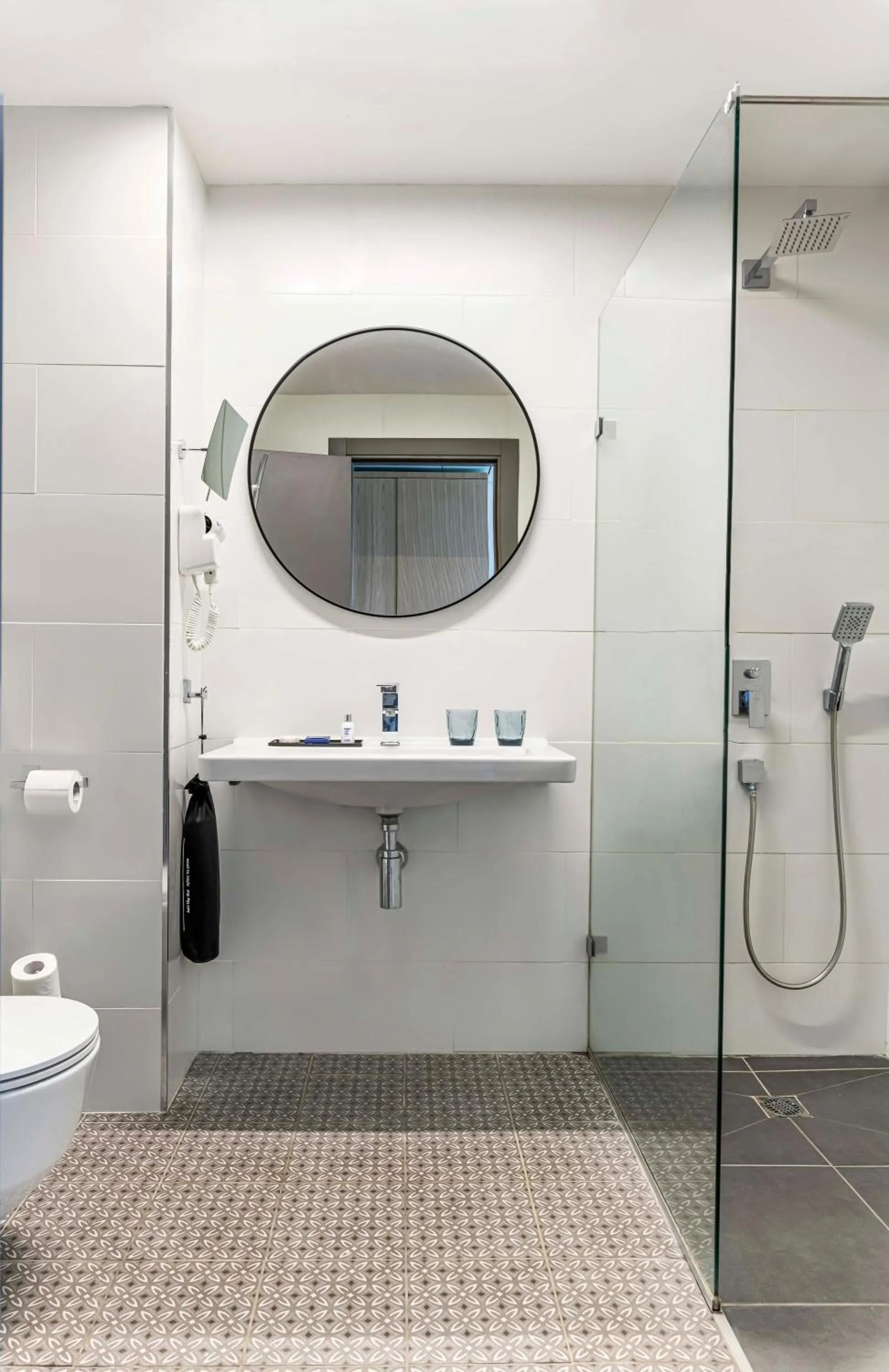 Bathroom in Gomeh by Isrotel Design