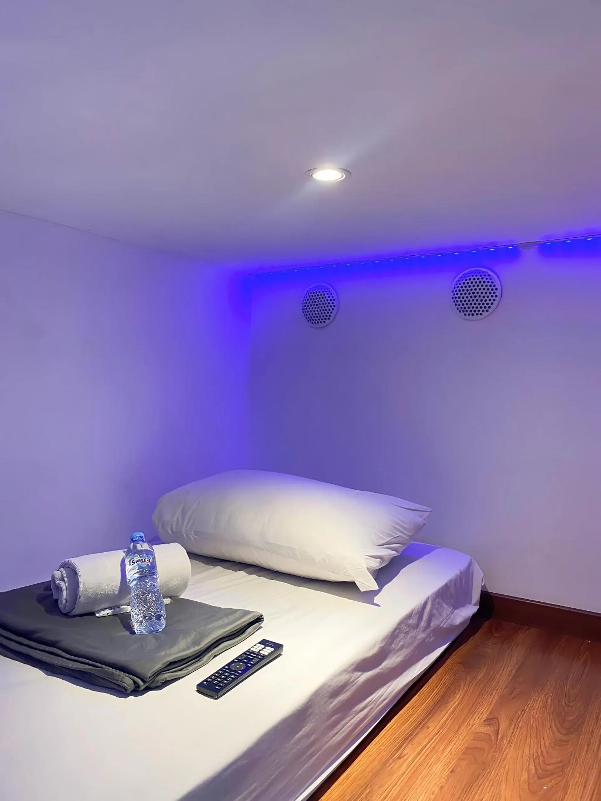 Bed in Hotel Shakti Capsule