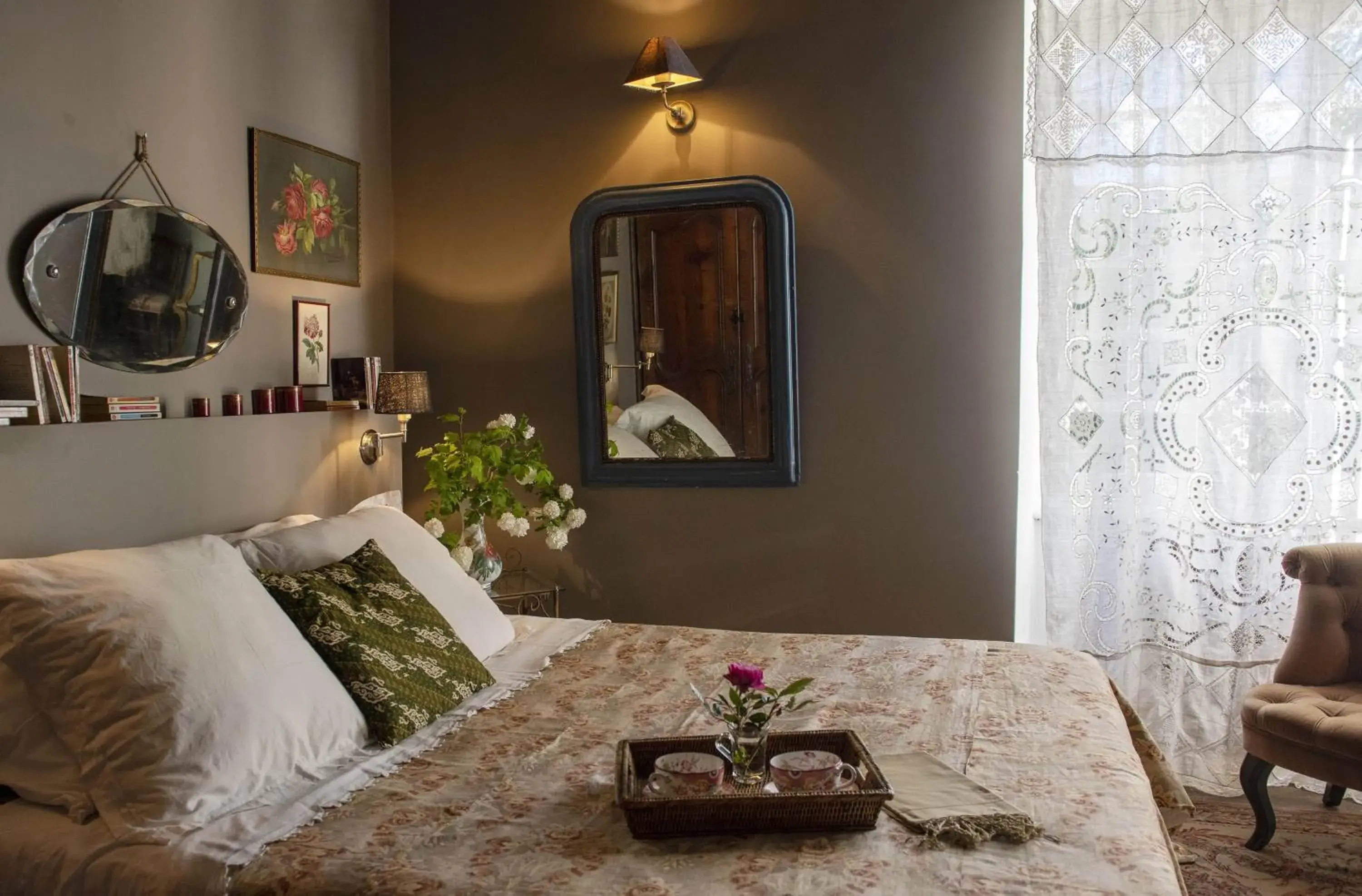 Standard Double Room in Maison d'Hôtes La Singulière Standard Double Room in Maison d'Hôtes La Singulière