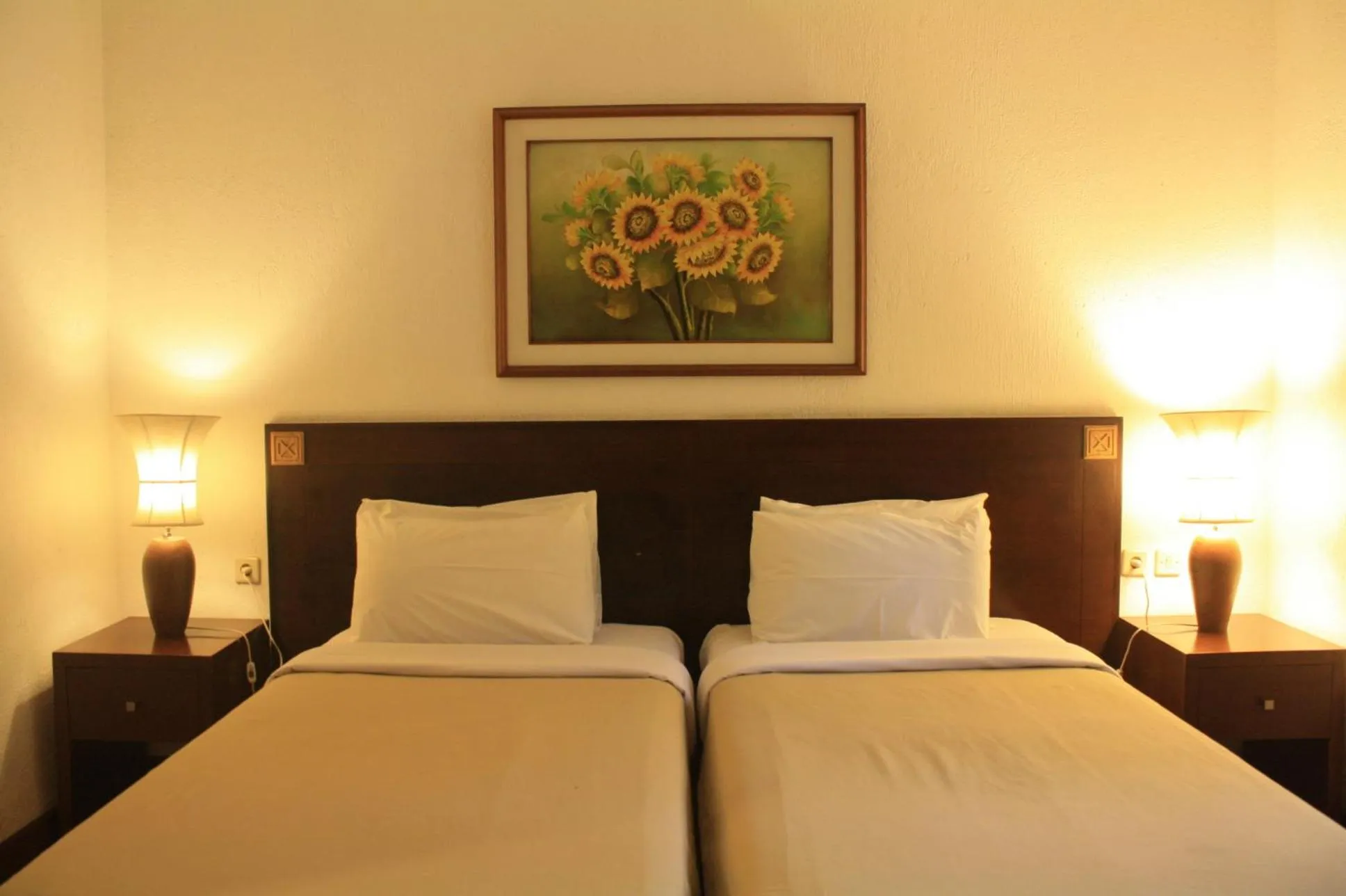 Bed in Puncak Pass Resort