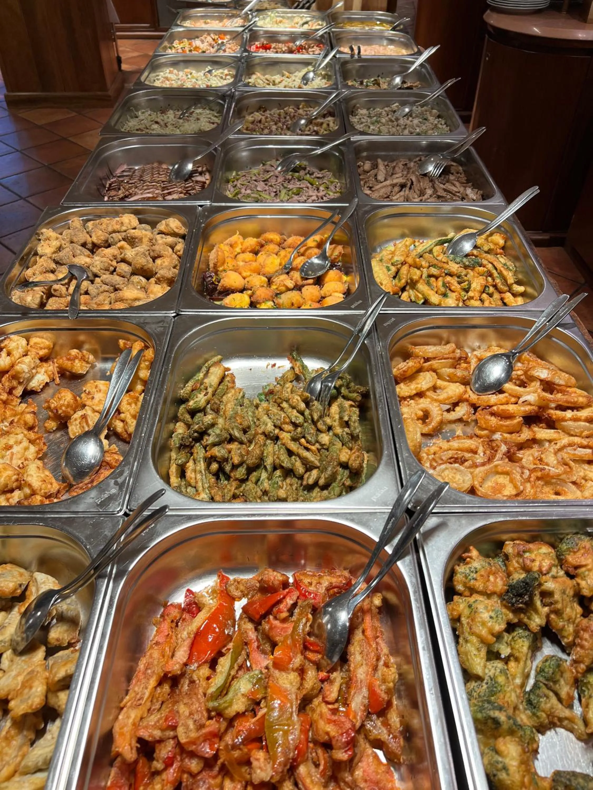 Restaurant/places to eat in Hotel Granta Parey