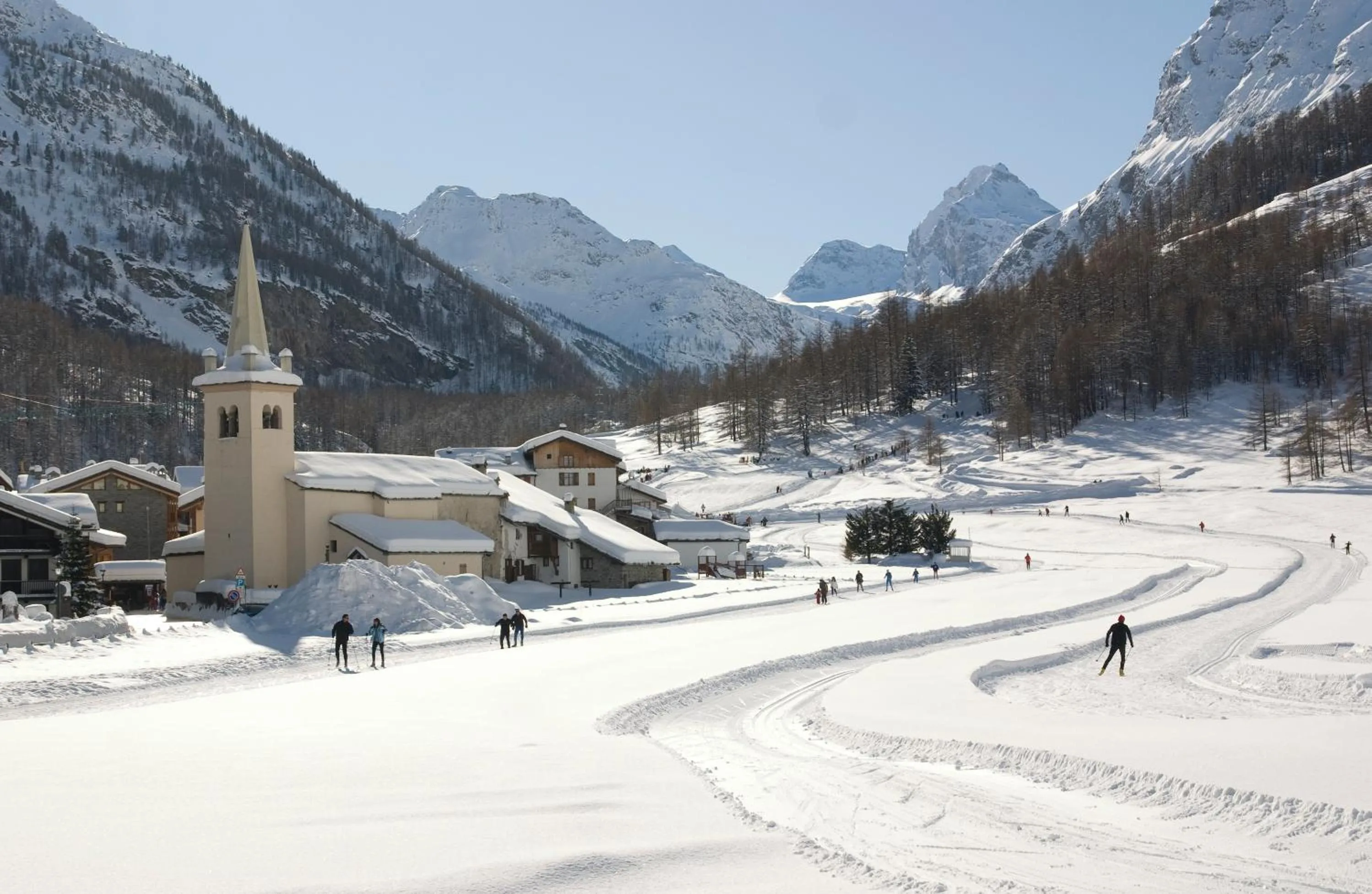 Property building in Hotel Granta Parey