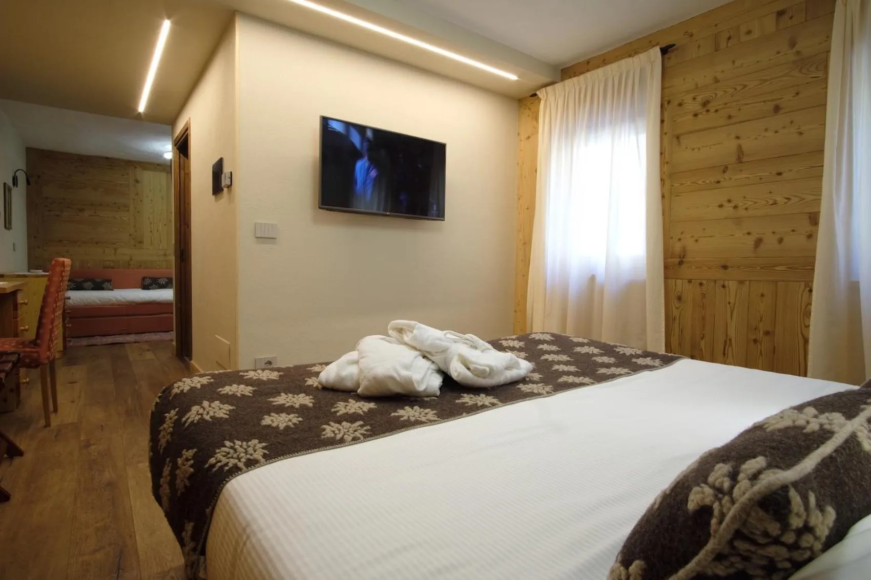 Photo of the whole room, Bed in Hotel Granta Parey