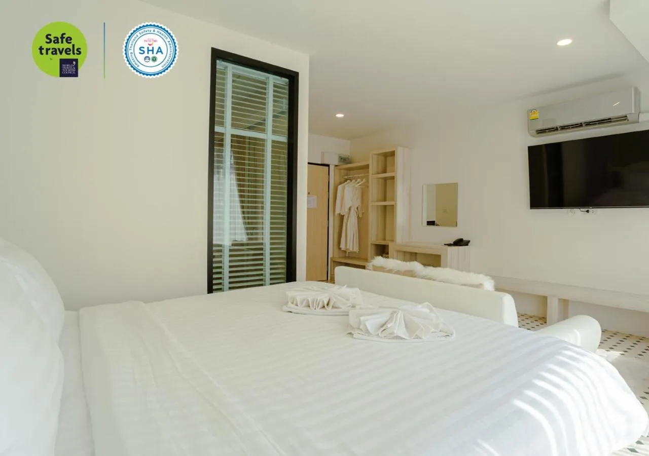 Bedroom, Bed in the echo hotel