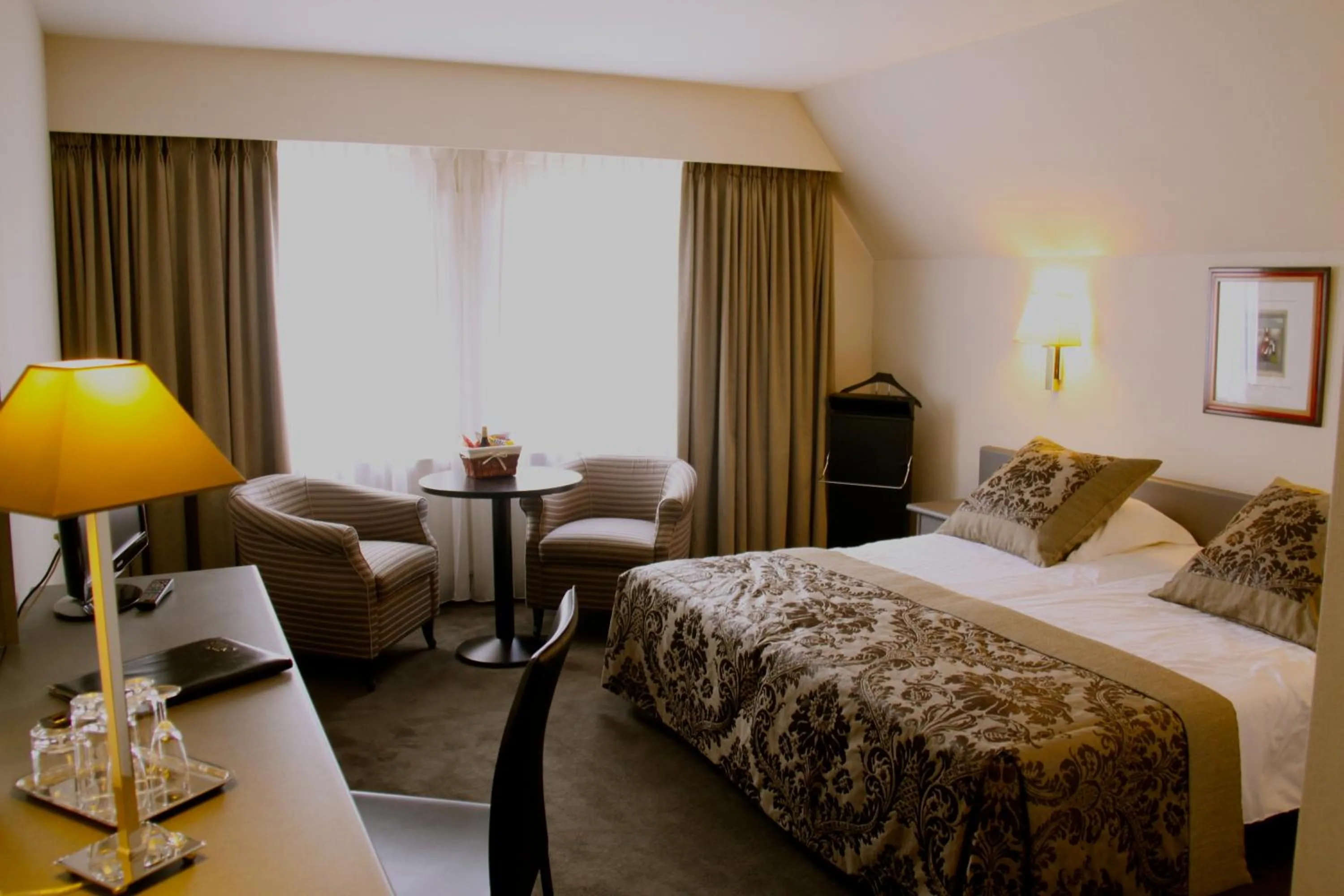 Bedroom, Bed in Hotel Iris