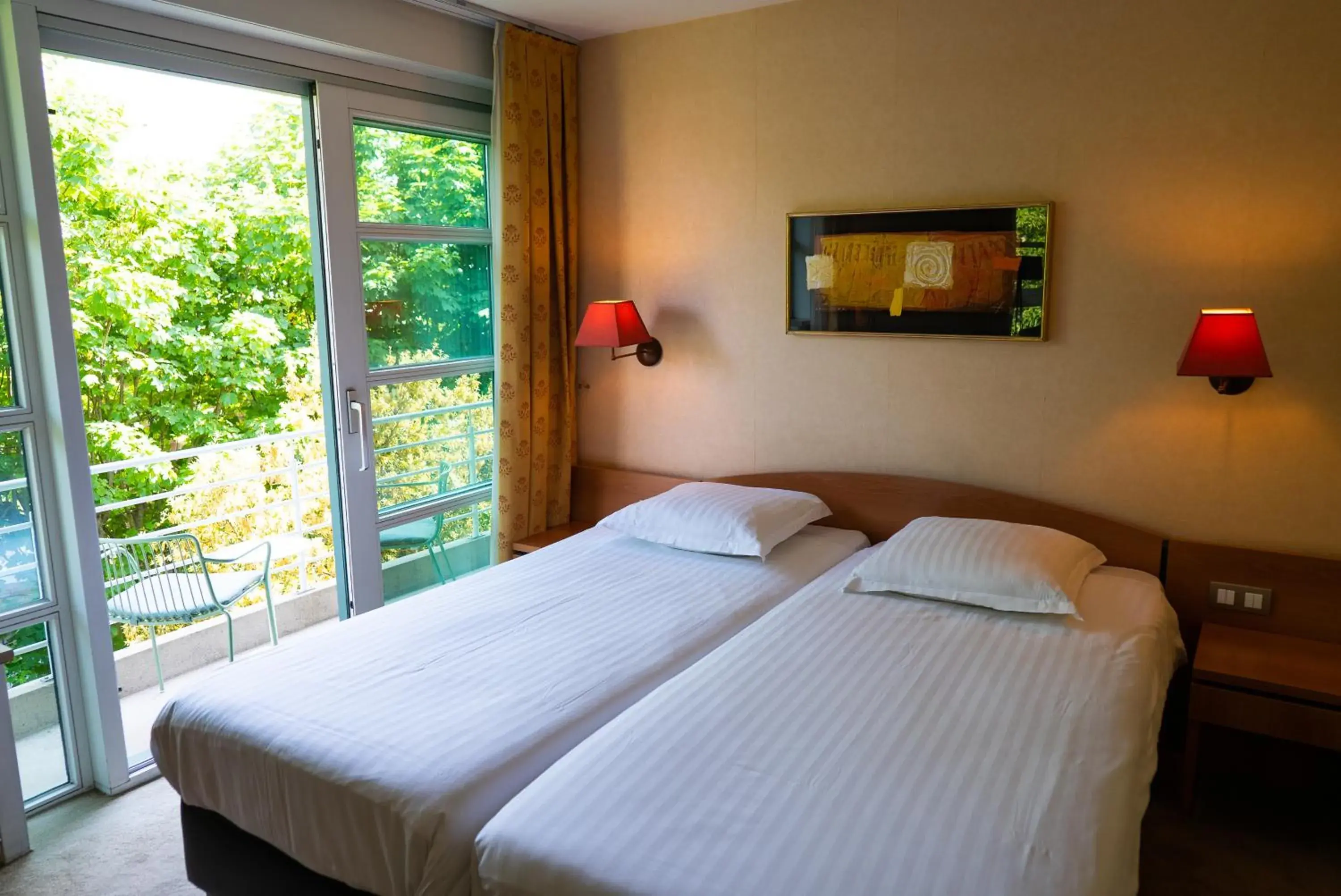 Suite with Balcony in Hotel Iris Suite with Balcony in Hotel Iris