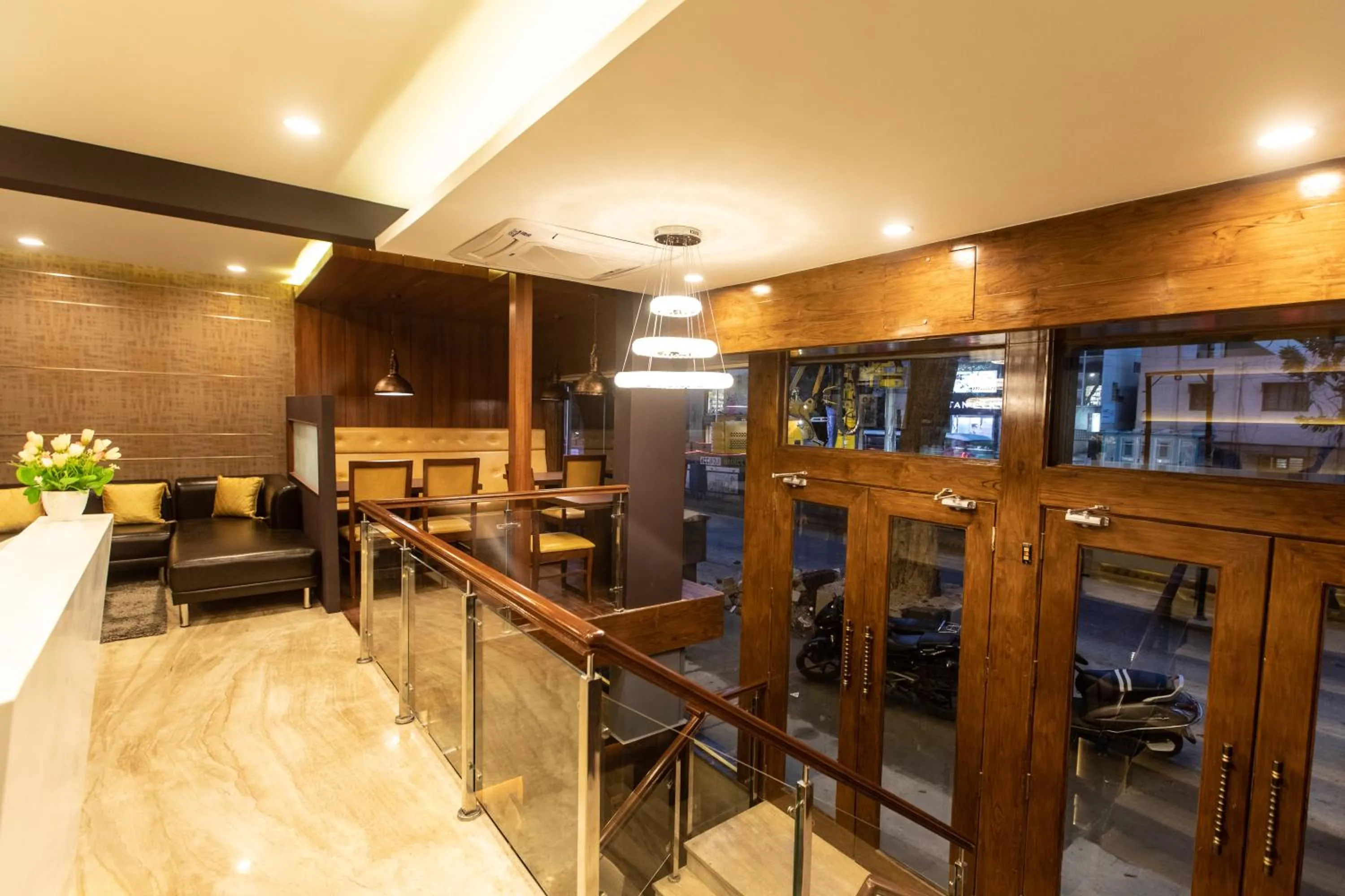 Lobby or reception in Hotel Paramos Inn