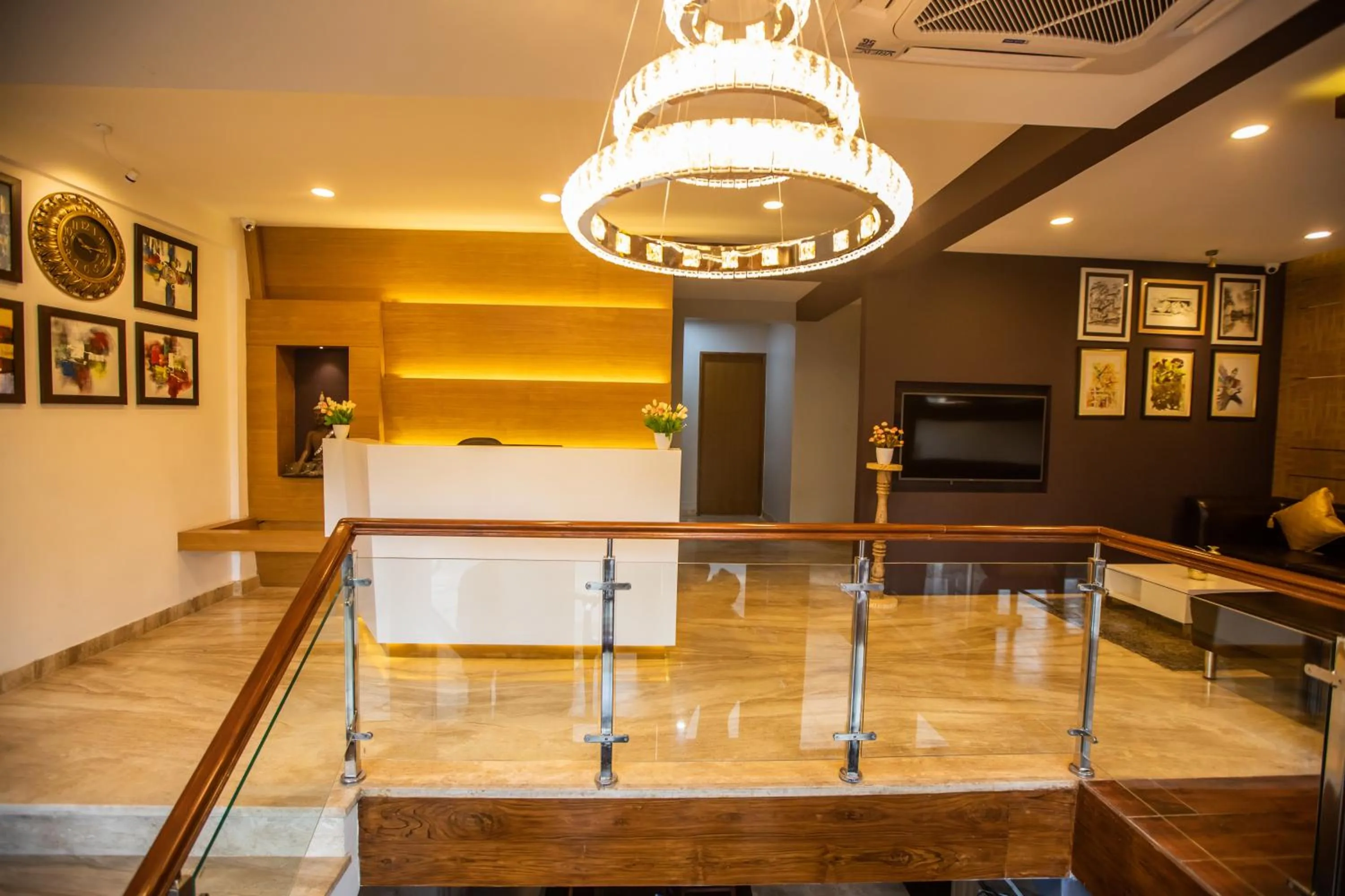 Lobby or reception in Hotel Paramos Inn