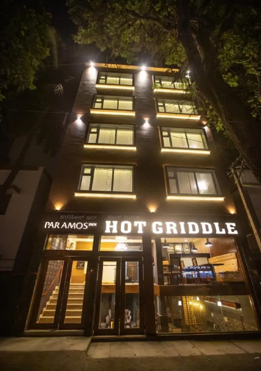 Facade/entrance in Hotel Paramos Inn Facade/entrance in Hotel Paramos Inn