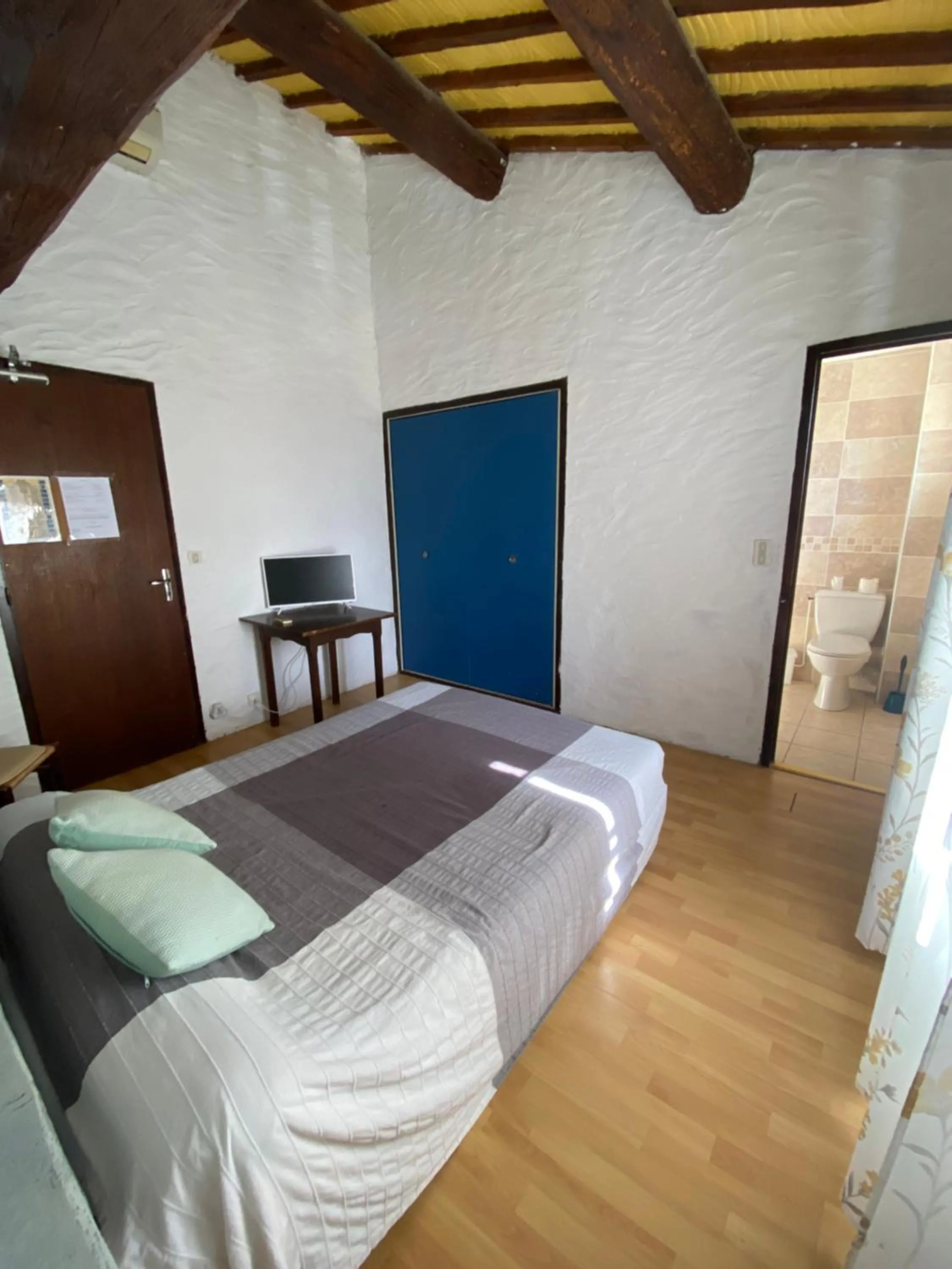 Bed in Hôtel MAS DE LAYALLE