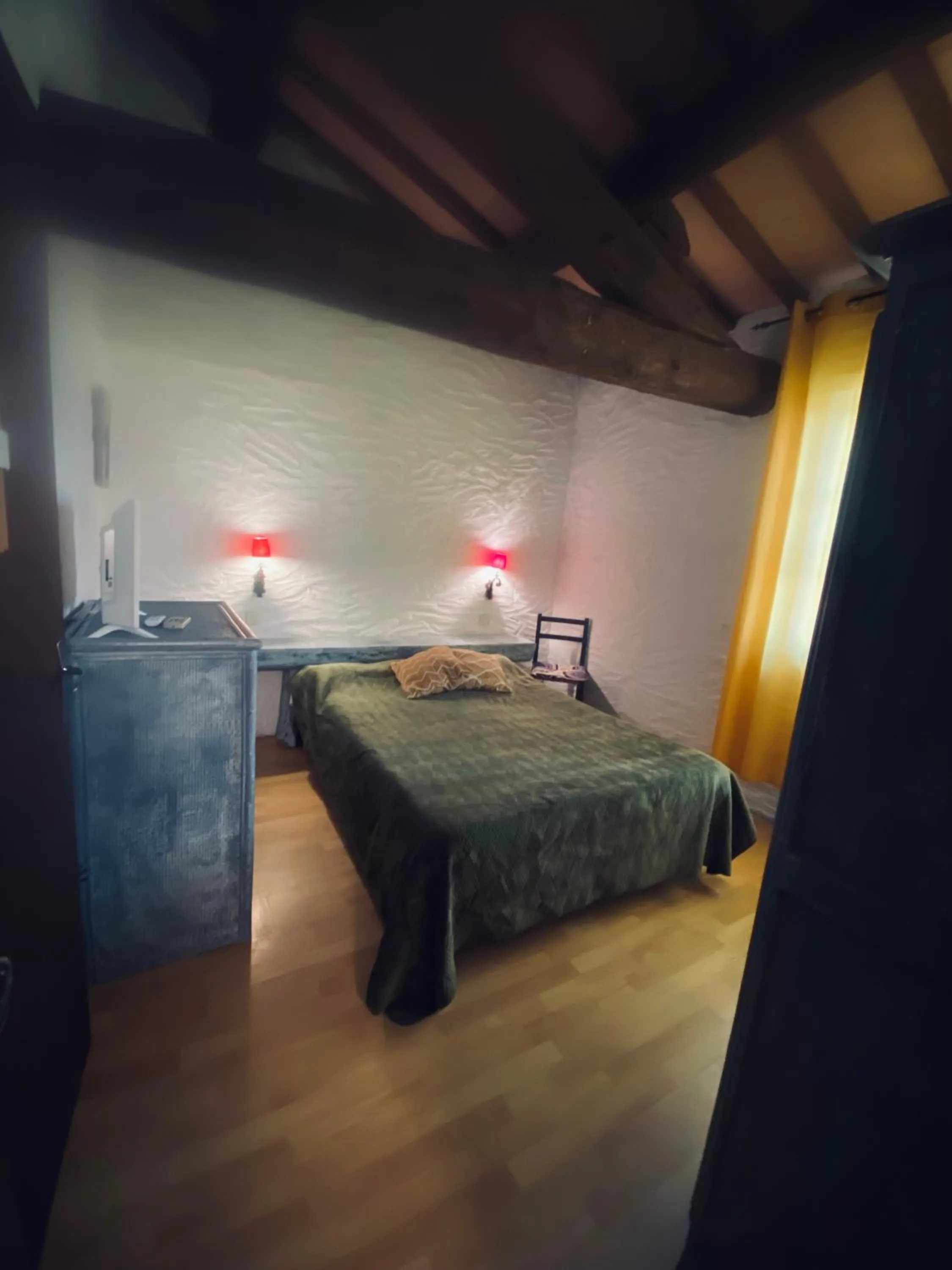 Bed in Hôtel MAS DE LAYALLE