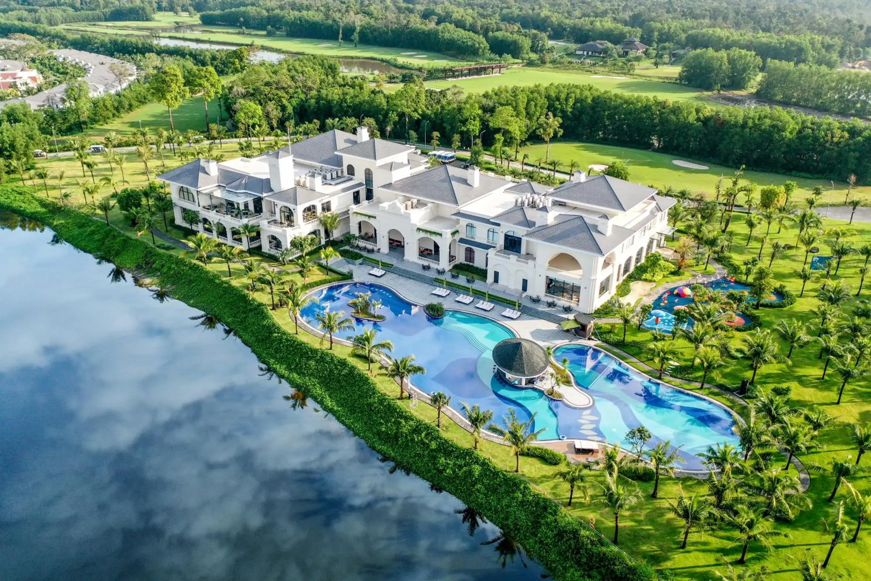 Property building in Vinpearl Wonderworld Phu Quoc Property building in Vinpearl Wonderworld Phu Quoc