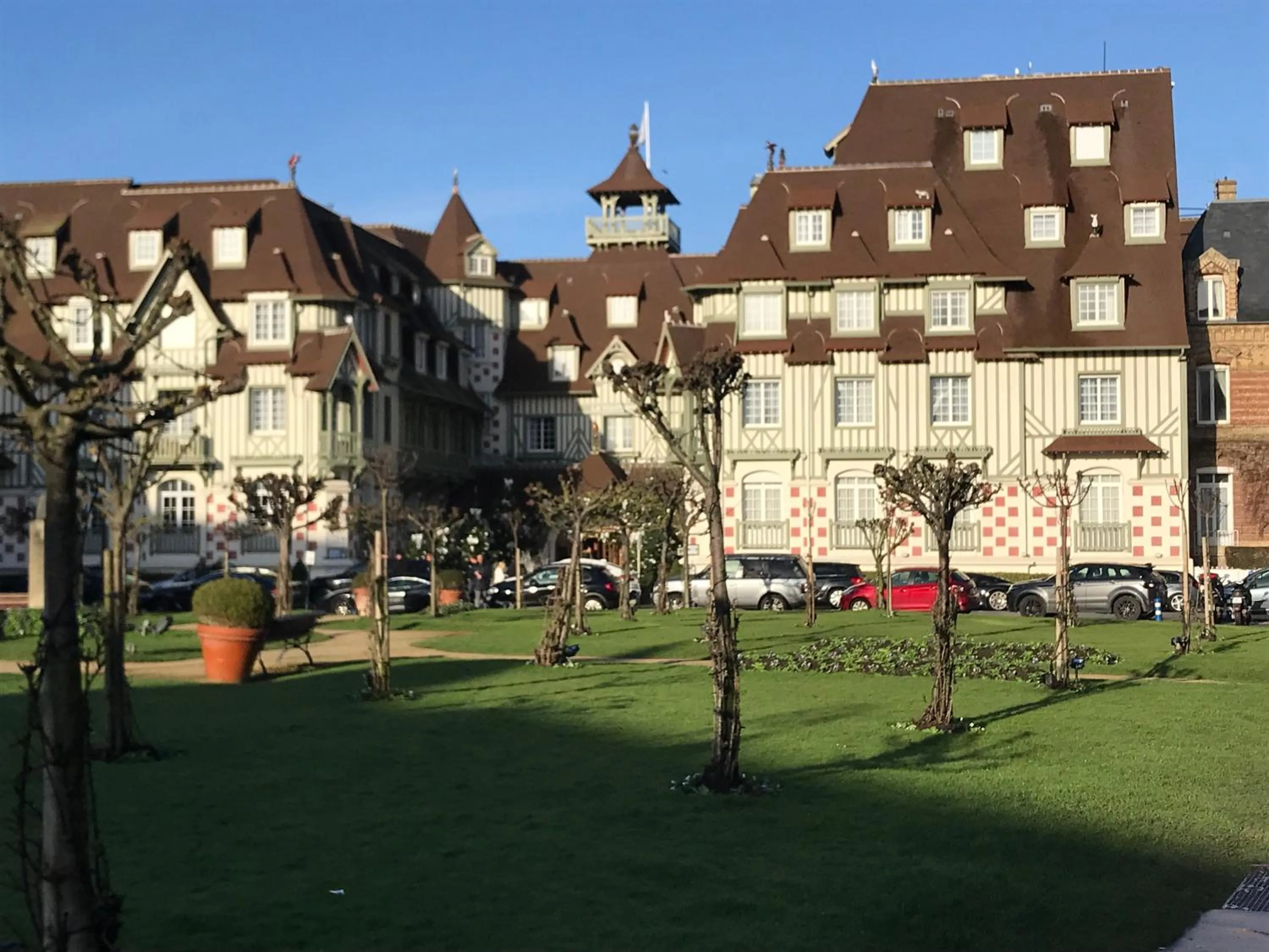 LE ROYAL (3 pièces au centre de DEAUVILLE)