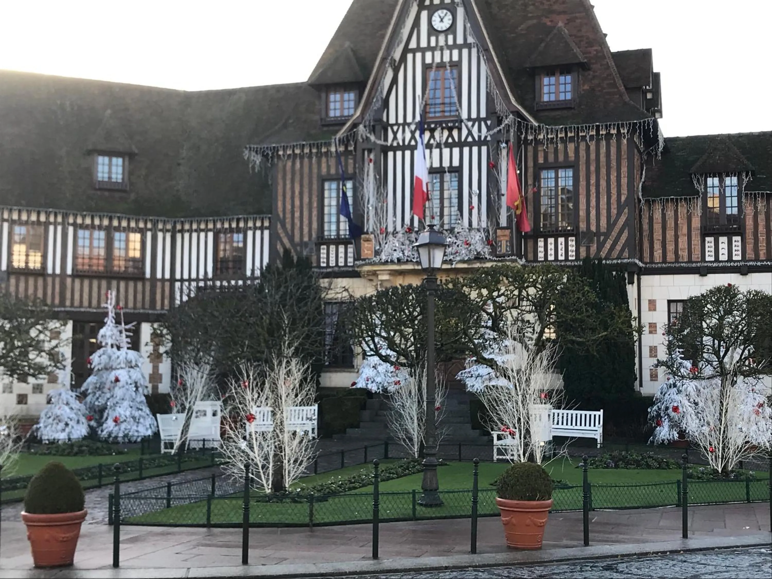 LE ROYAL (3 pièces au centre de DEAUVILLE)