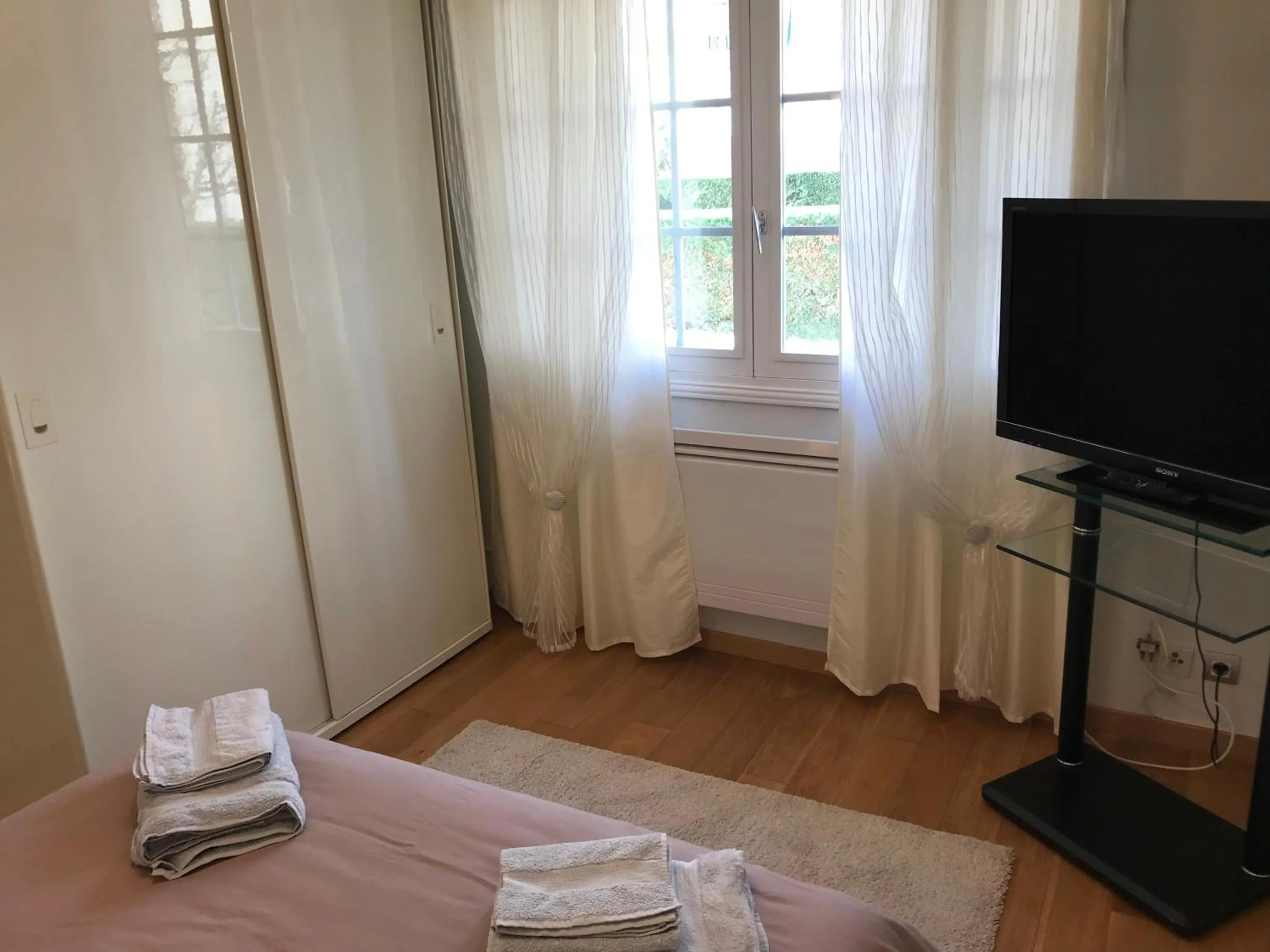 Bed in LE ROYAL (3 pièces au centre de DEAUVILLE)