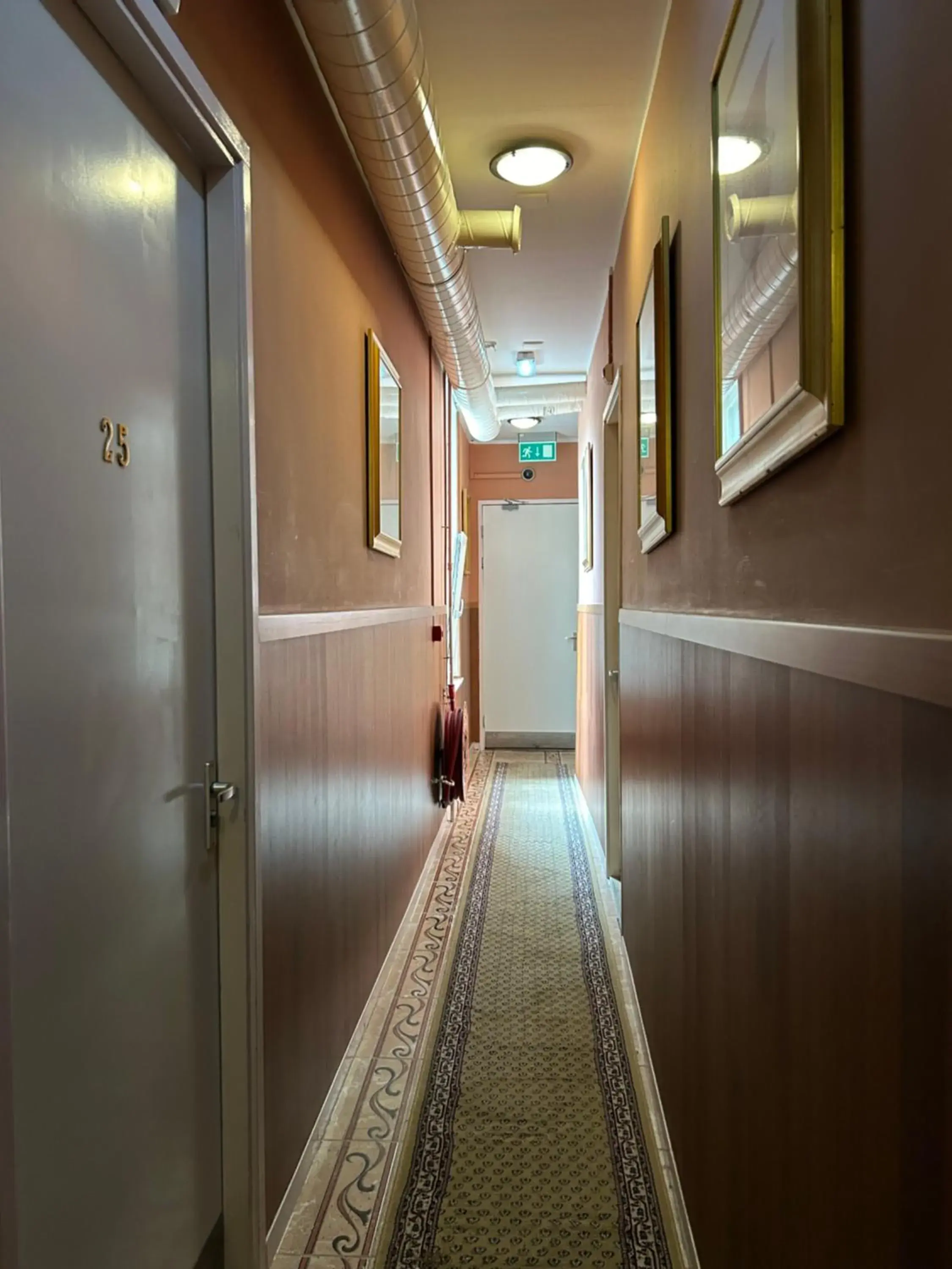 Property building in Hotel Isis Property building in Hotel Isis