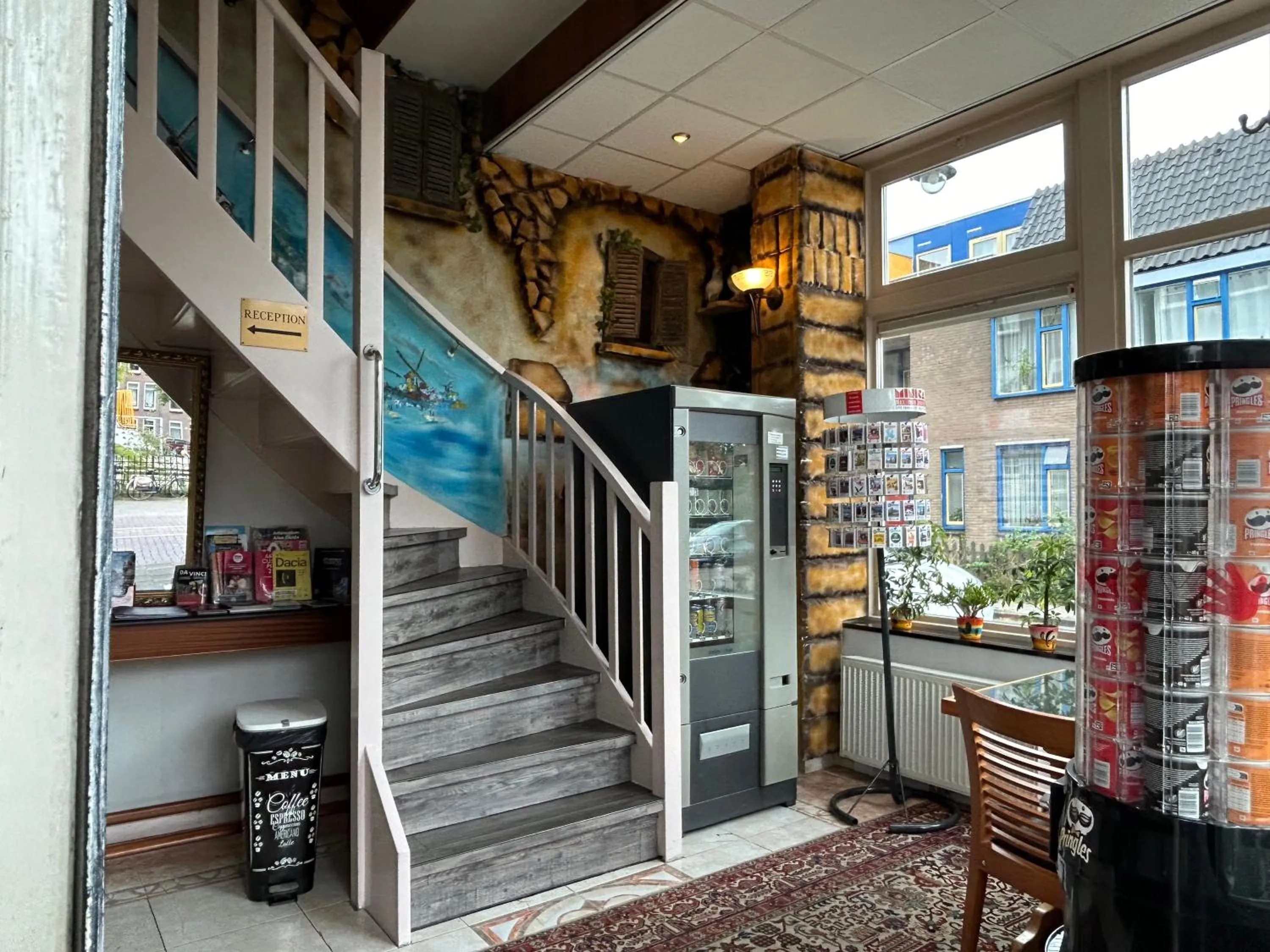 Seating area in Hotel Isis