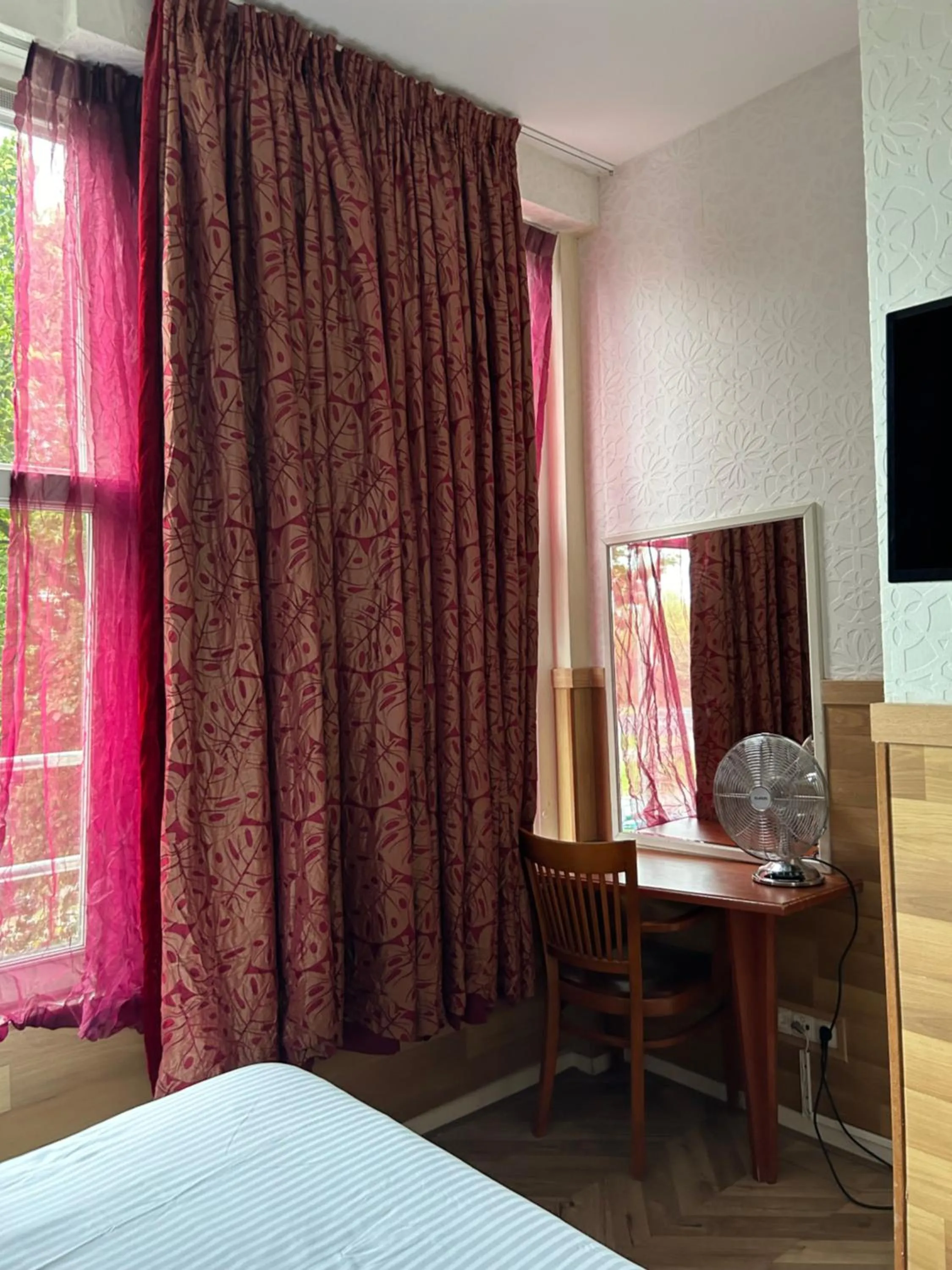 Bedroom, Bed in Hotel Isis