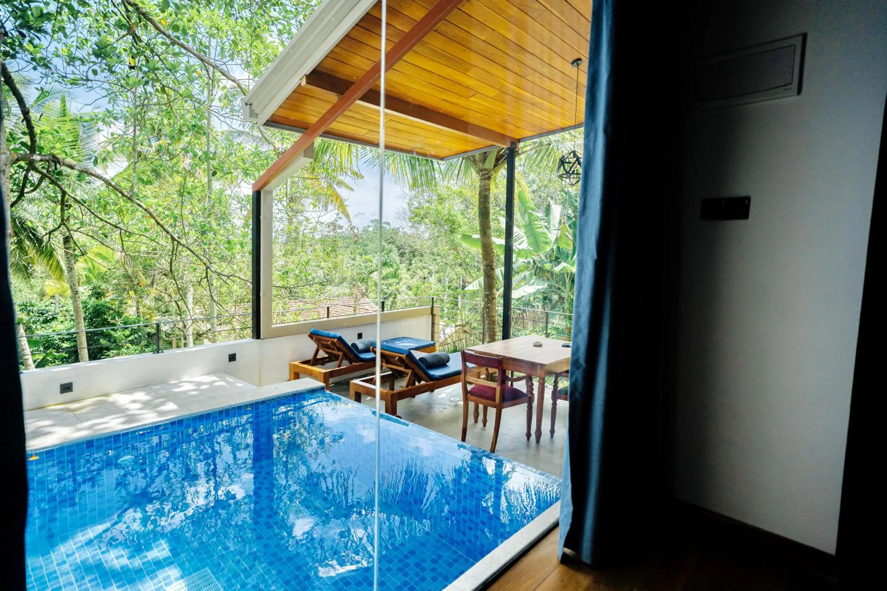 One-Bedroom Family Villa with Plunge Pool & Jacuzzi Seats in Muthu Nila villas- Mirissa
