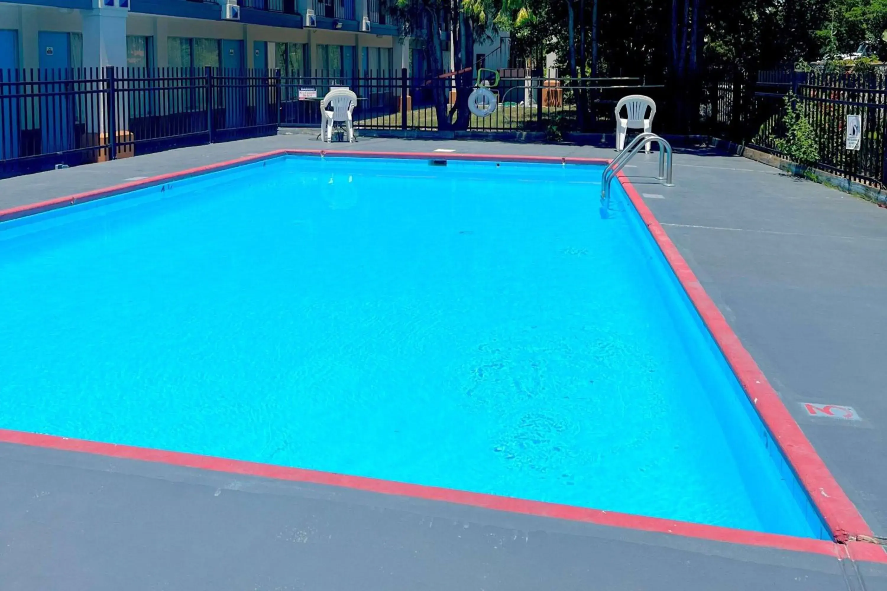 Pool view in Days Inn by Wyndham Ashland Pool view in Days Inn by Wyndham Ashland