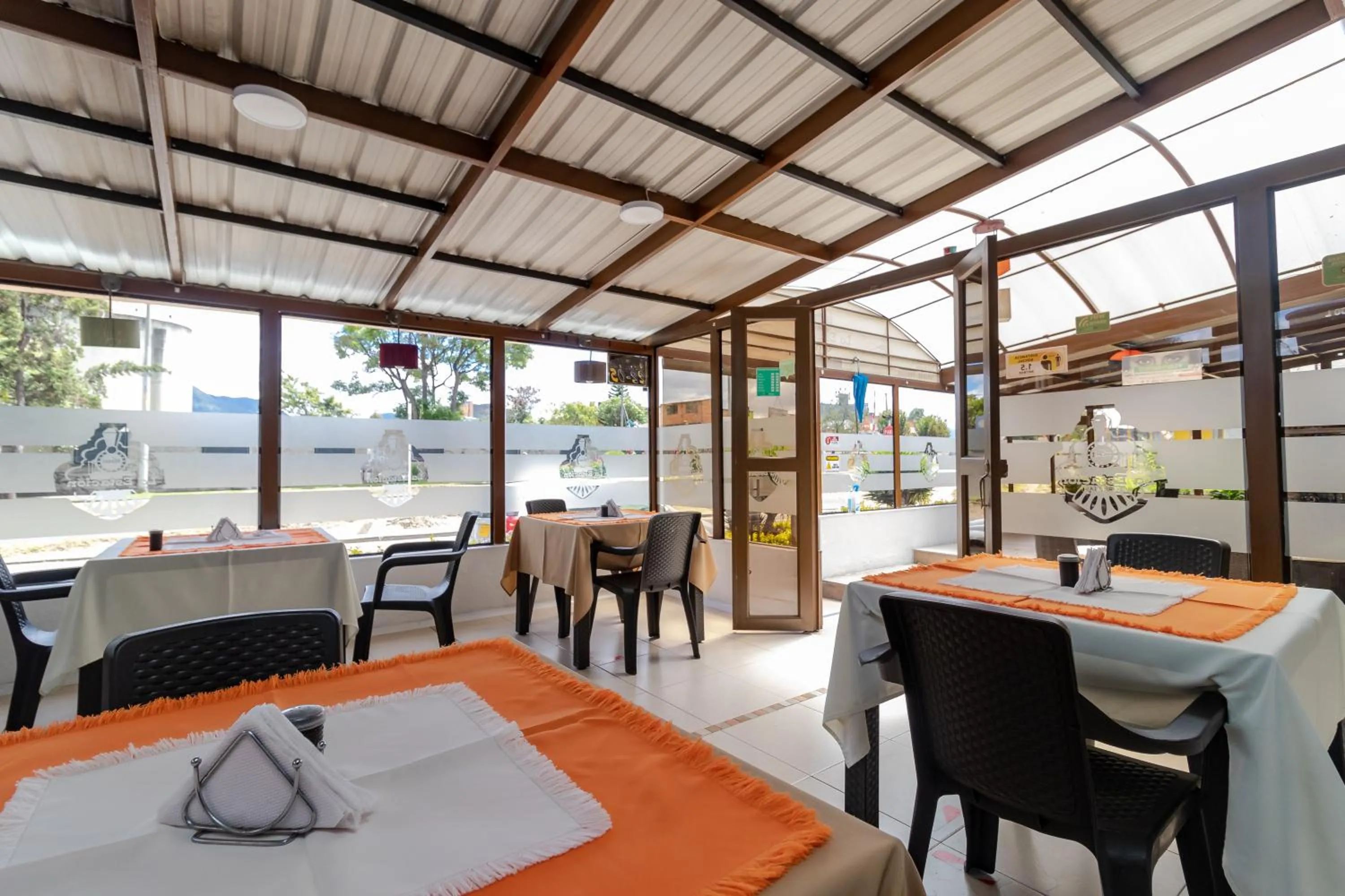 Restaurant/places to eat in Ayenda 1087 La Estacion