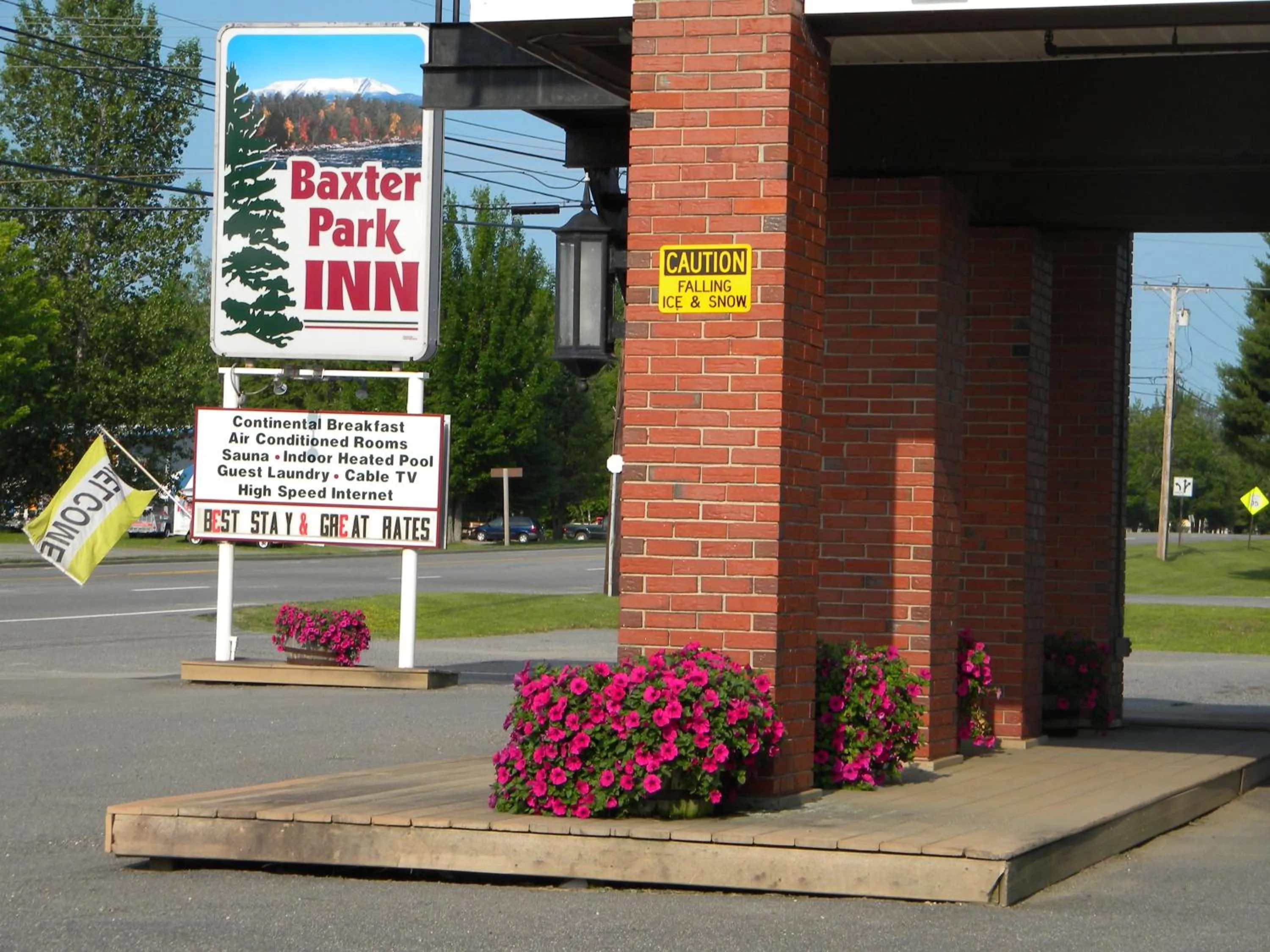 Property building in Baxter Park Inn