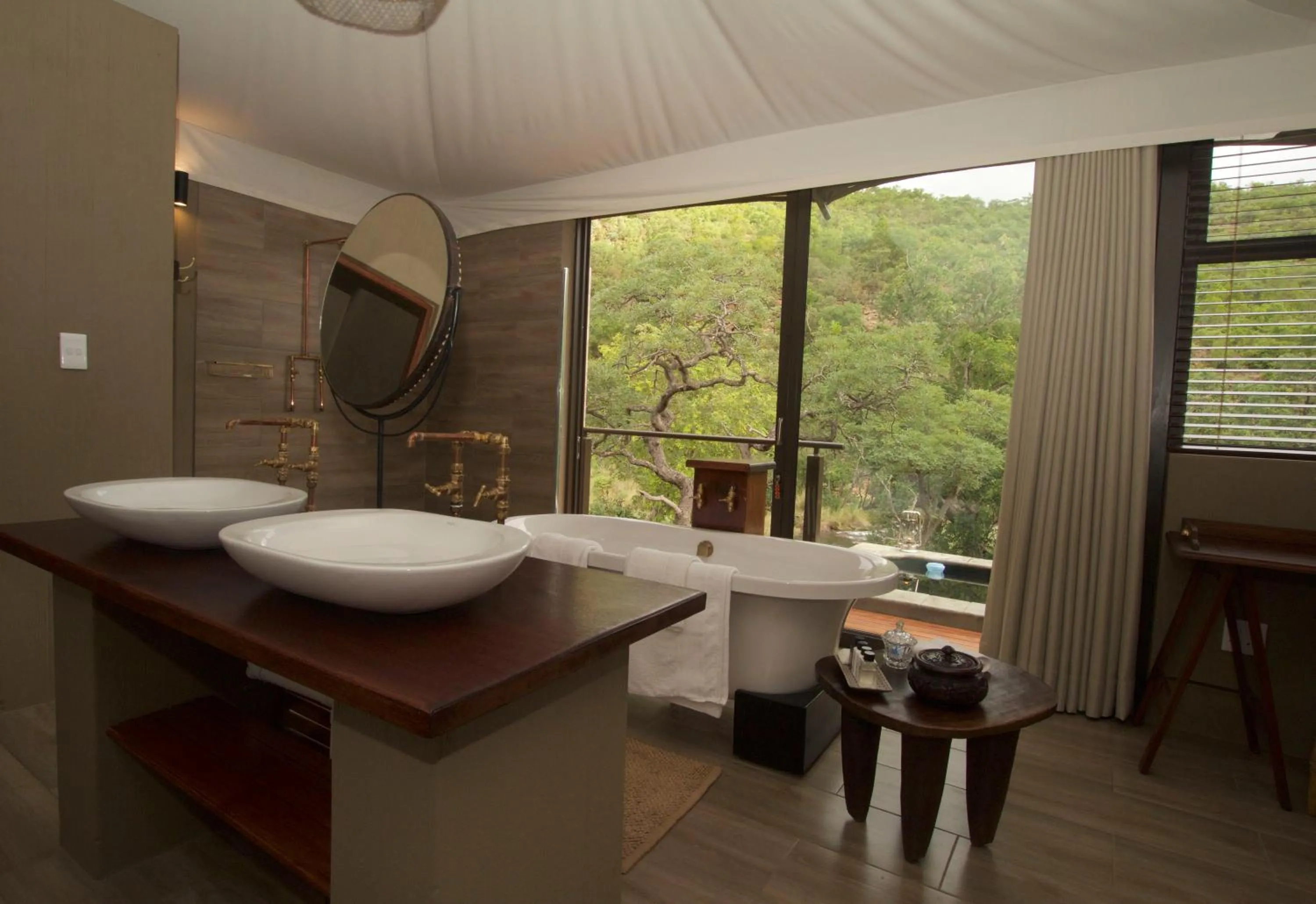 Inzalo Safari Lodge