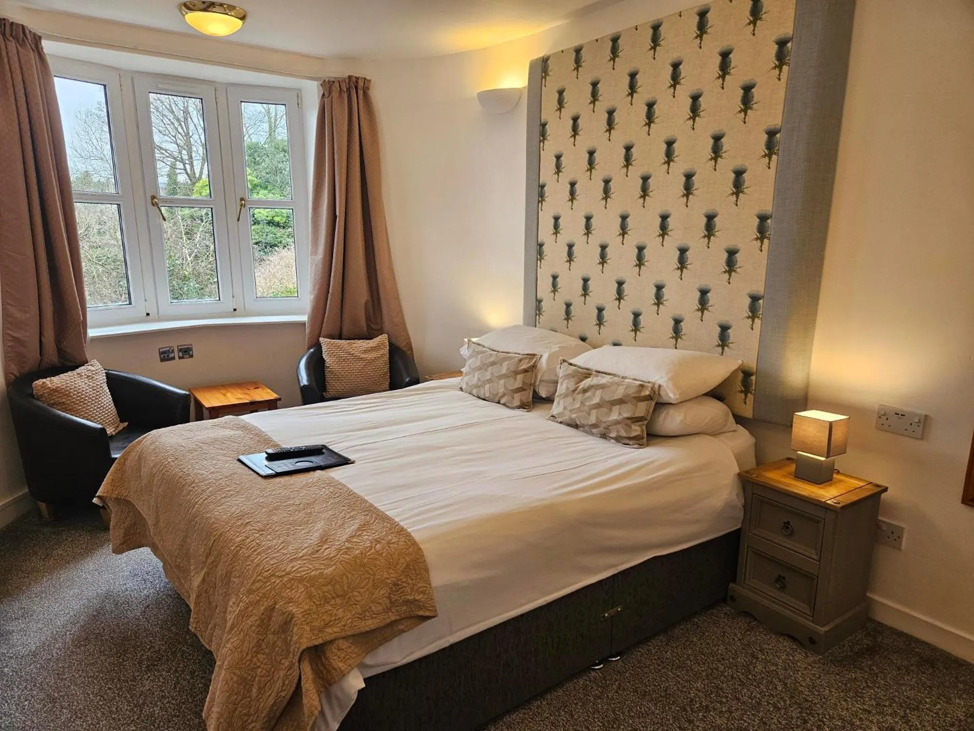 Bedroom, Bed in Park Lodge Hotel