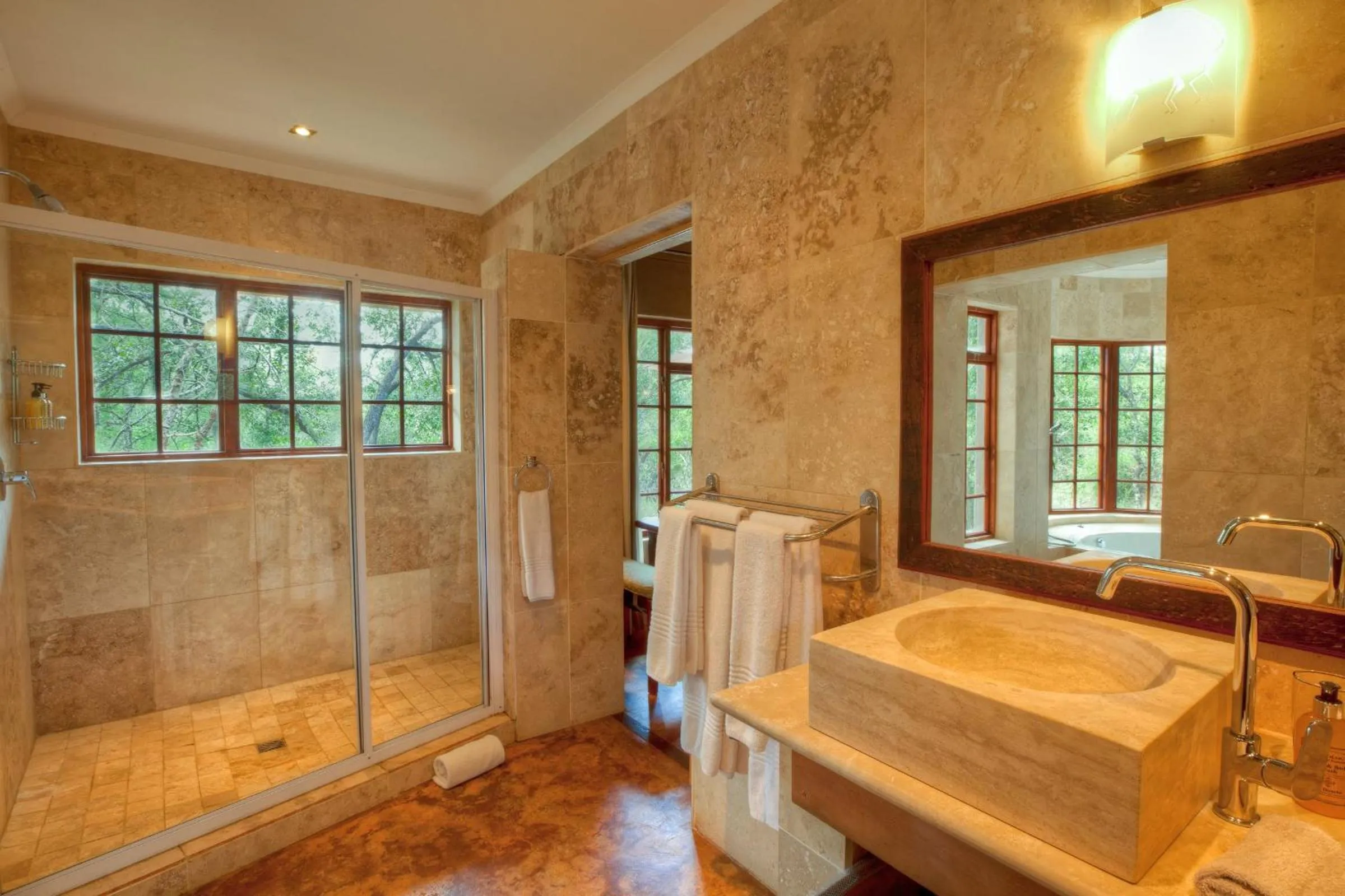 Bathroom in Vuyani Safari Lodge