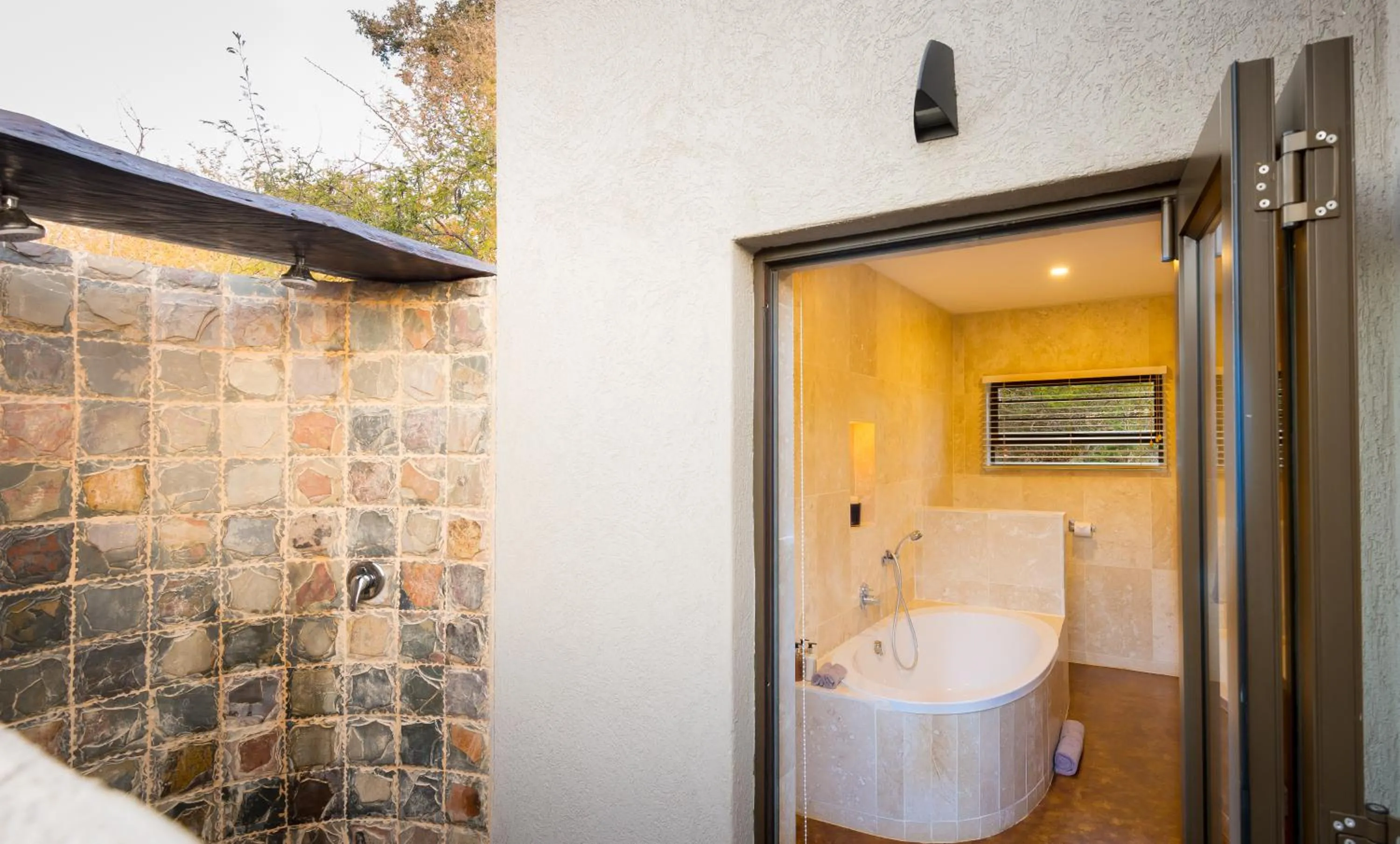 Bathroom in Vuyani Safari Lodge
