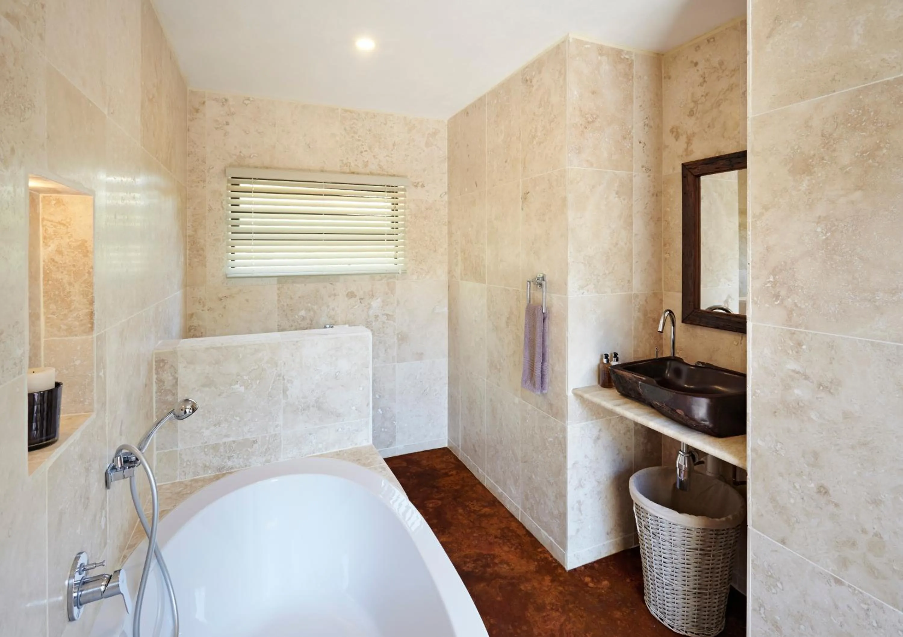 Bathroom, Bed in Vuyani Safari Lodge