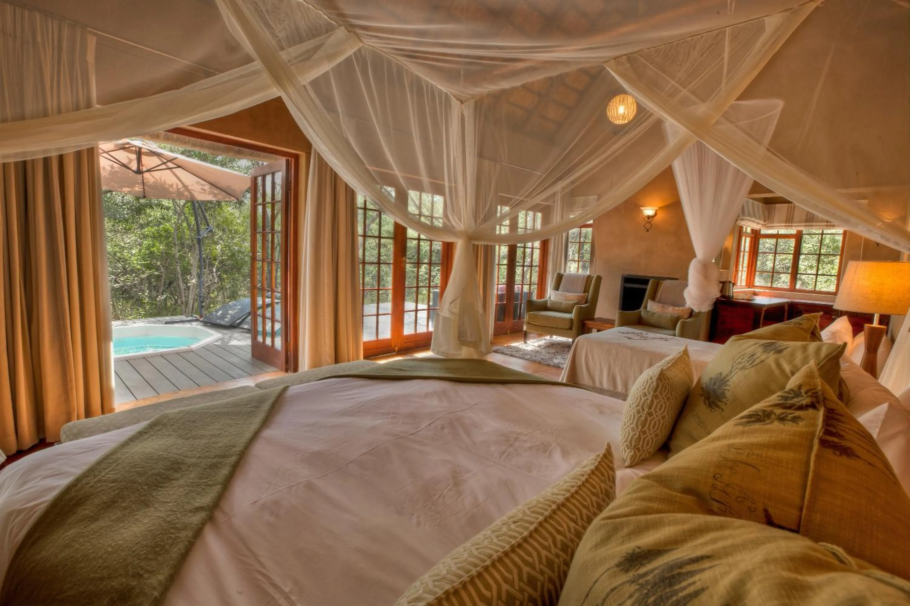 Bedroom, Bed in Vuyani Safari Lodge