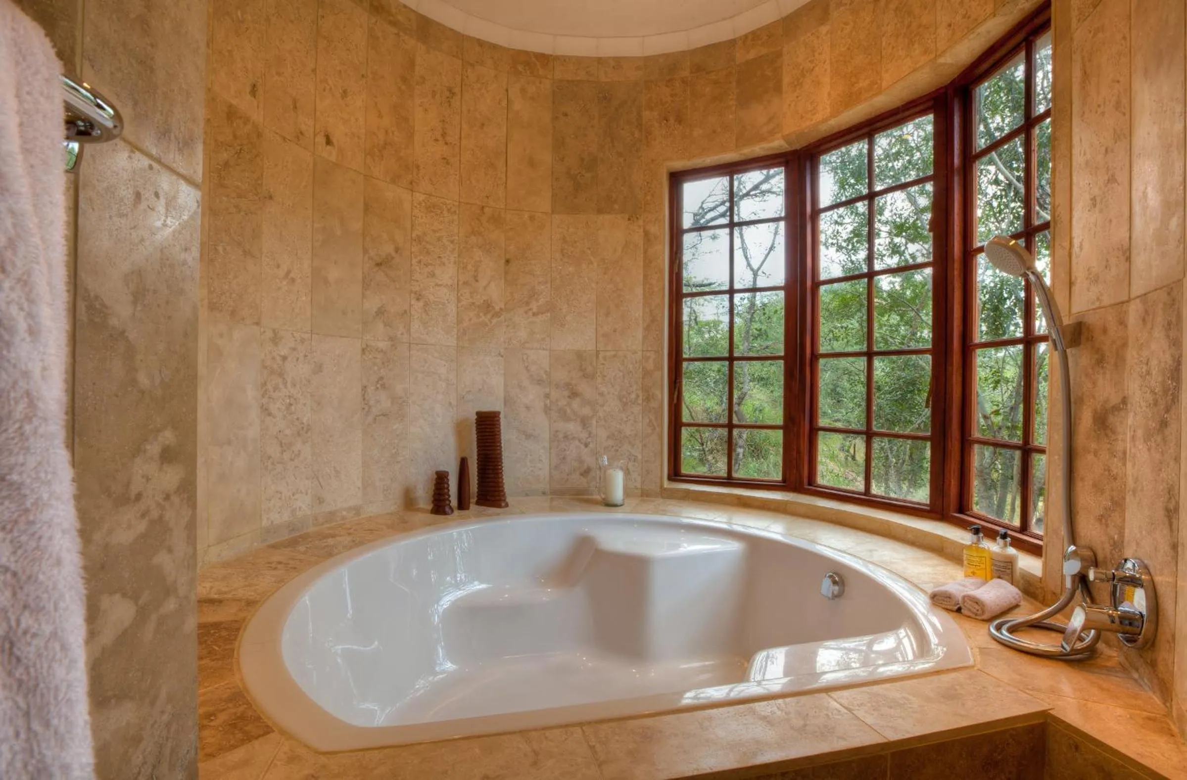 Bathroom in Vuyani Safari Lodge