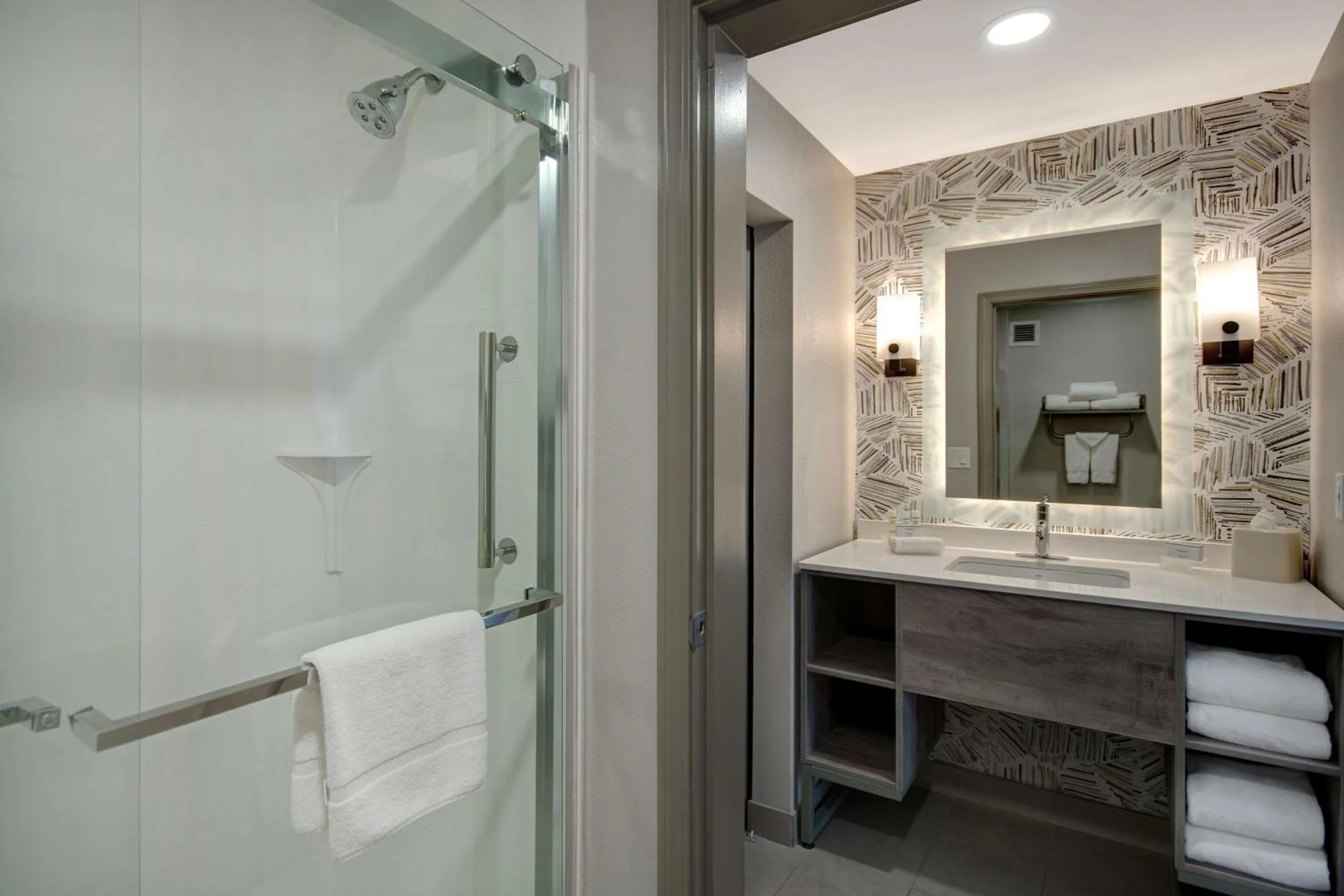 Bathroom in Homewood Suites by Hilton Lexington-Hamburg