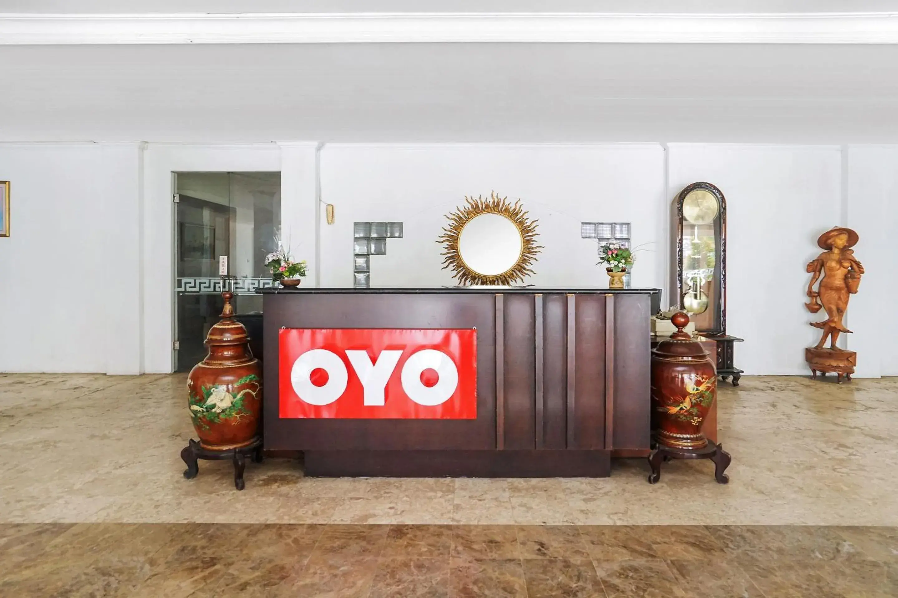 Lobby or reception, Lobby/Reception in SUPER OYO Collection O 252 Istana Permata Ngagel