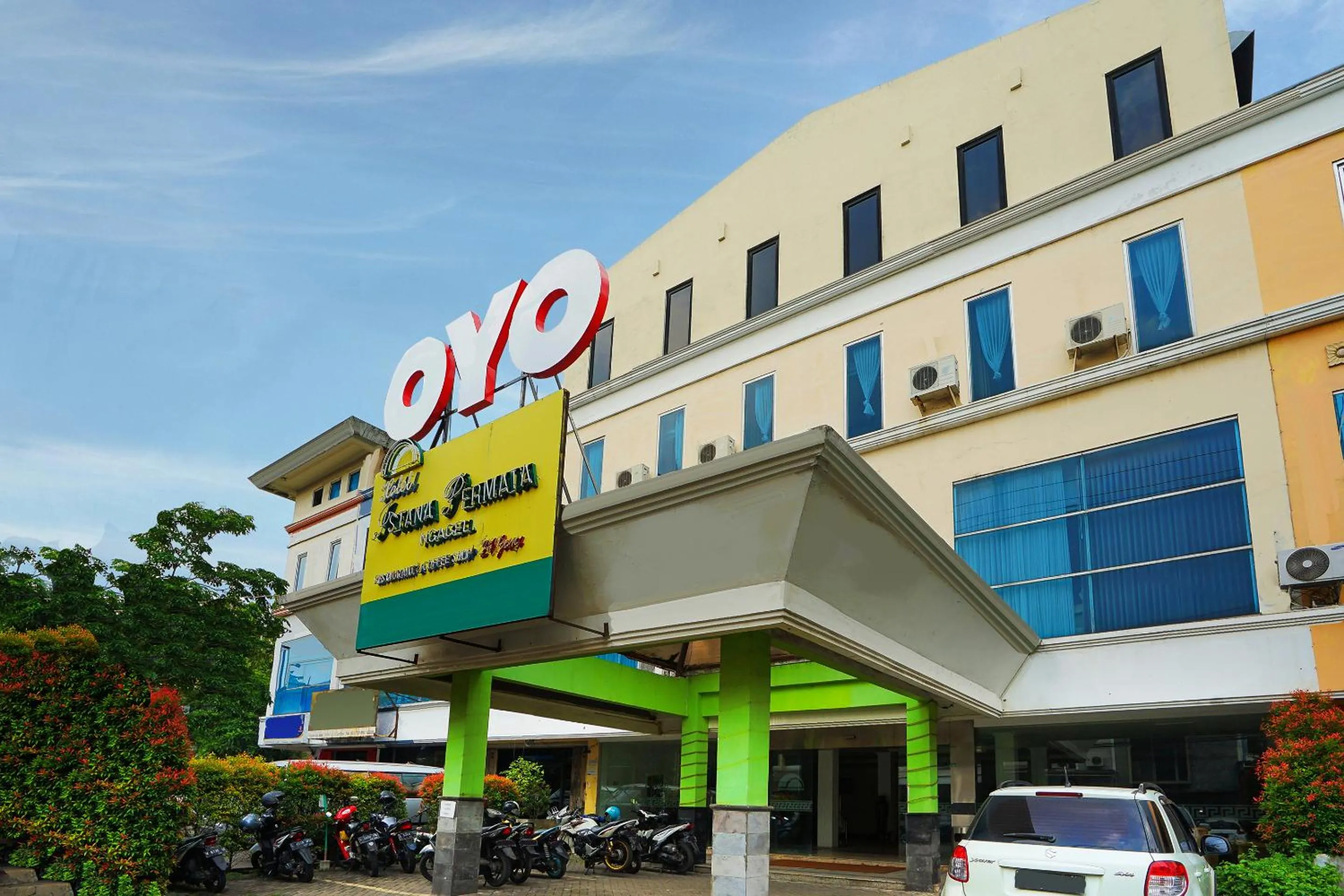 Property building in Istana Permata Ngagel