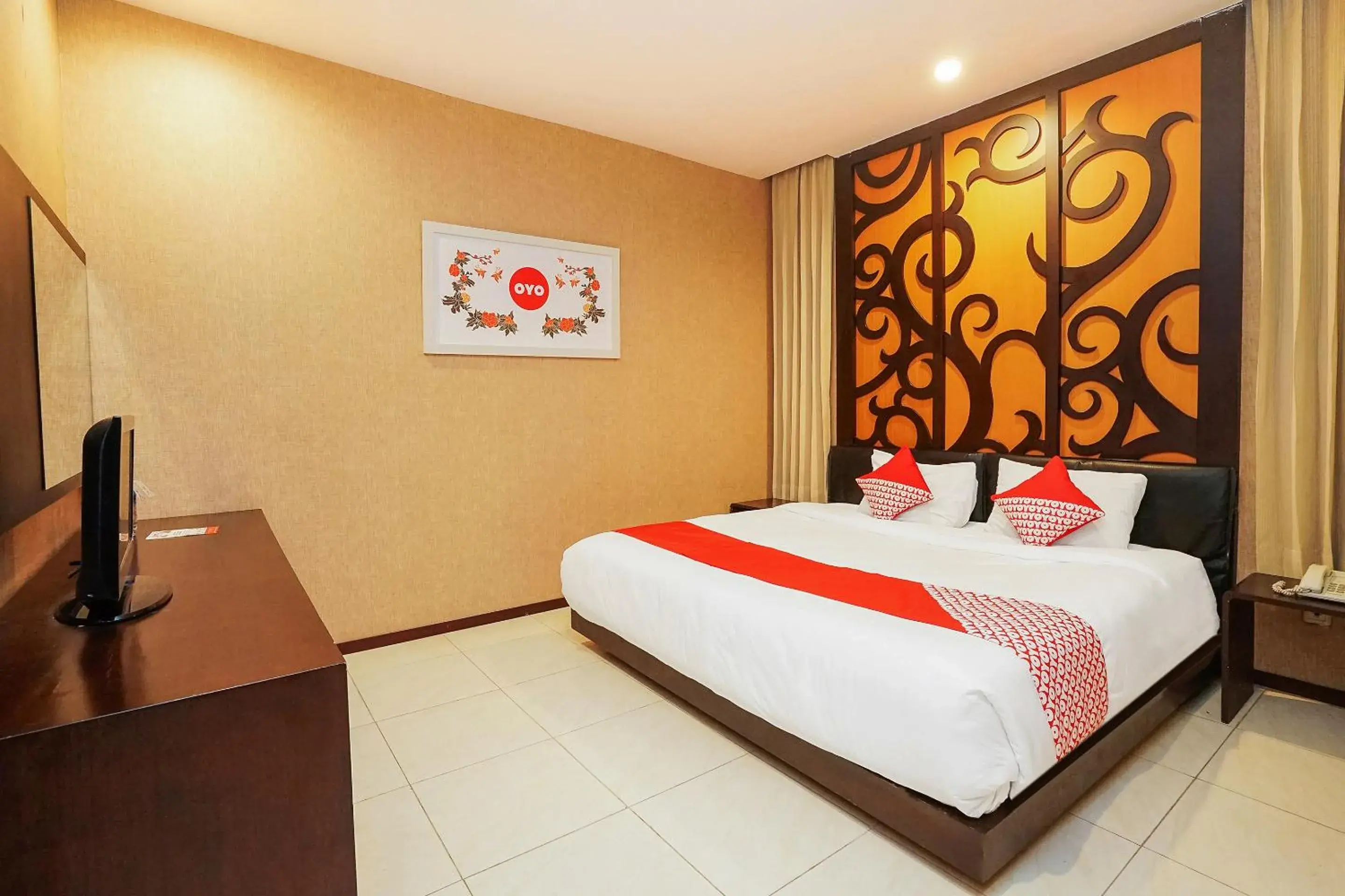 Bedroom, Bed in SUPER OYO Collection O 252 Istana Permata Ngagel